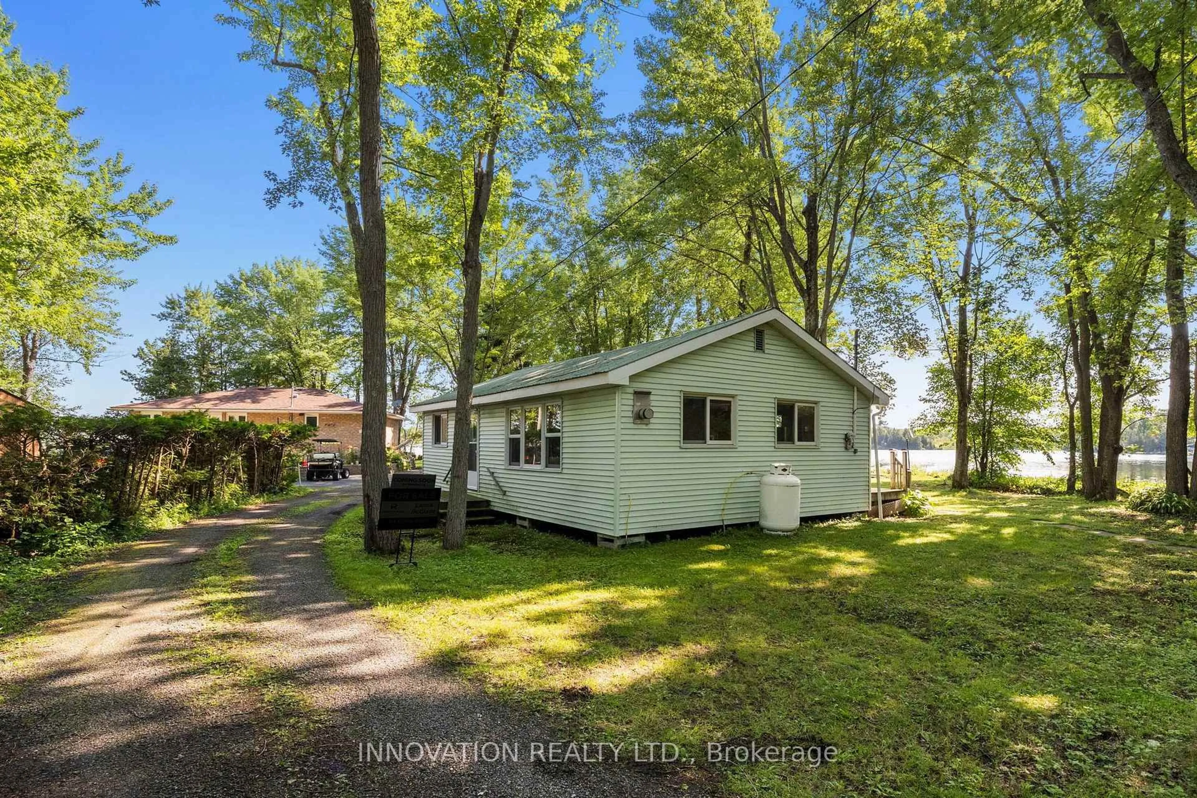 A pic from outside/outdoor area/front of a property/back of a property/a pic from drone, street for 101 Machin Dr, Perth Ontario K7H 3C8