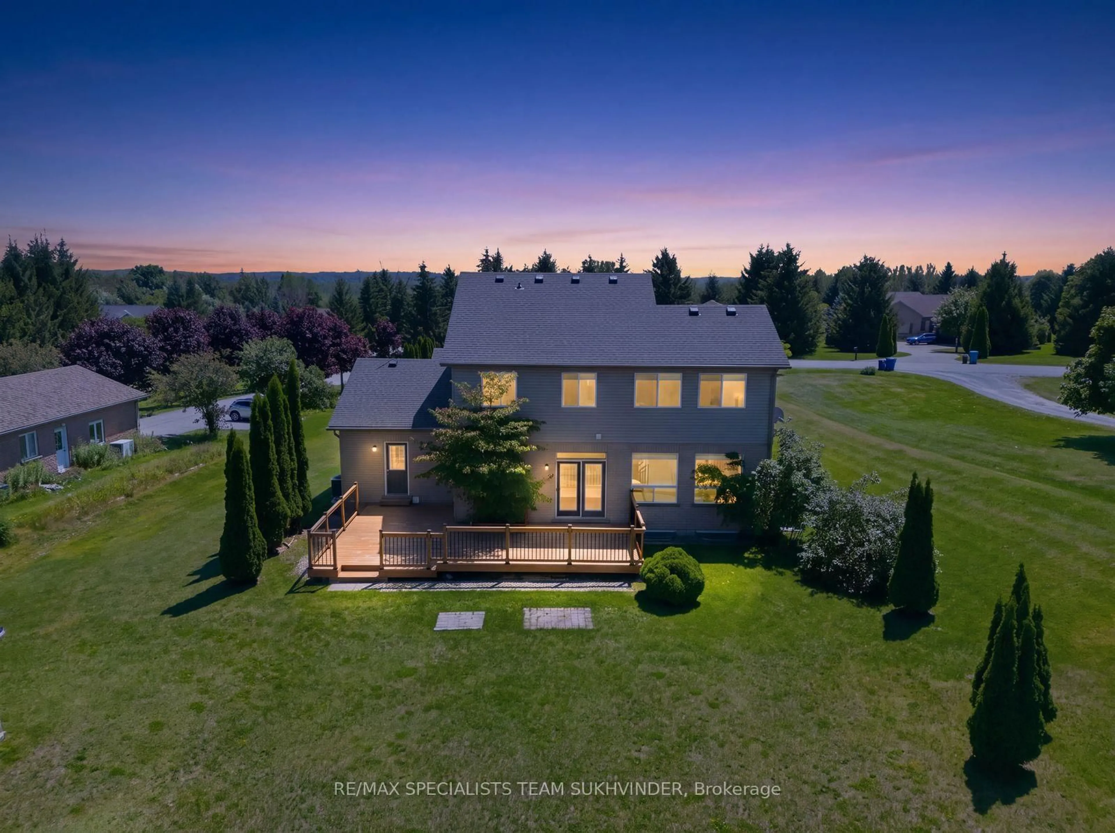 A pic from outside/outdoor area/front of a property/back of a property/a pic from drone, unknown for 37 Woodland Dr, East Garafraxa Ontario L9W 6B7