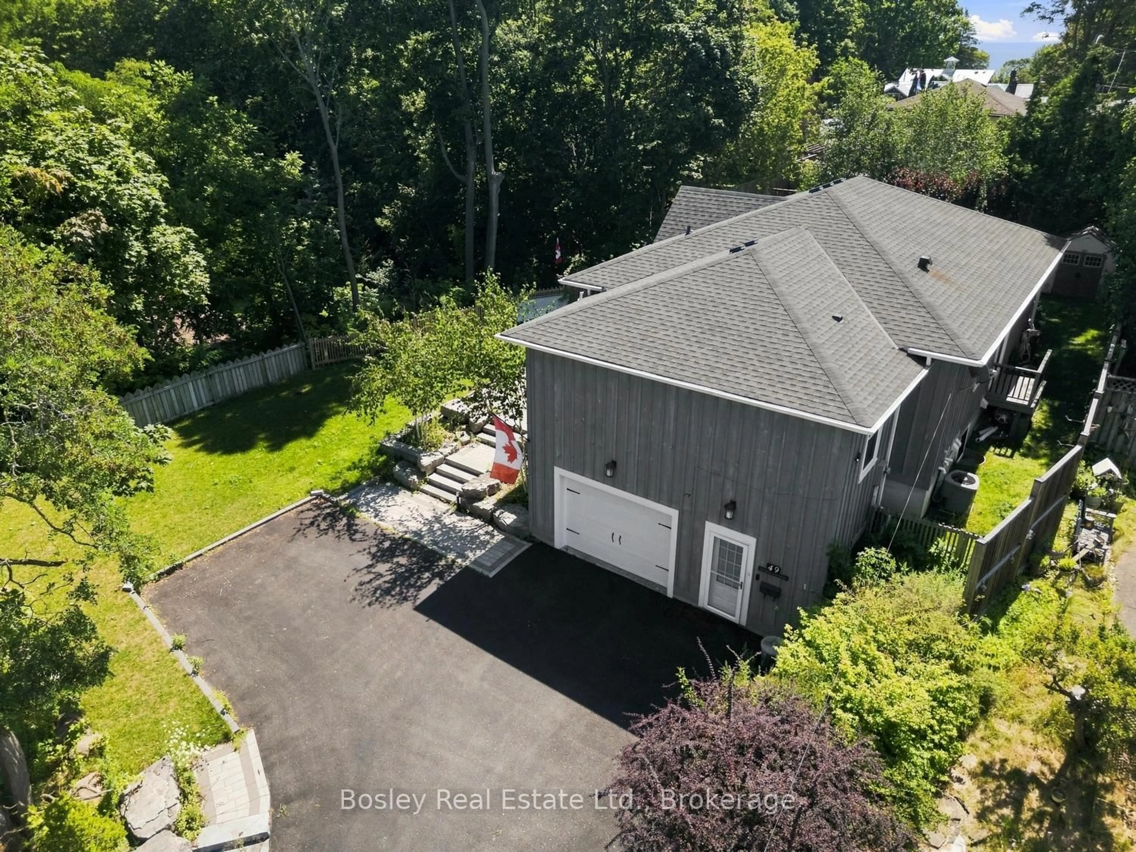 A pic from outside/outdoor area/front of a property/back of a property/a pic from drone, street for 49 Sherbourne St, Port Hope Ontario L1A 1H3