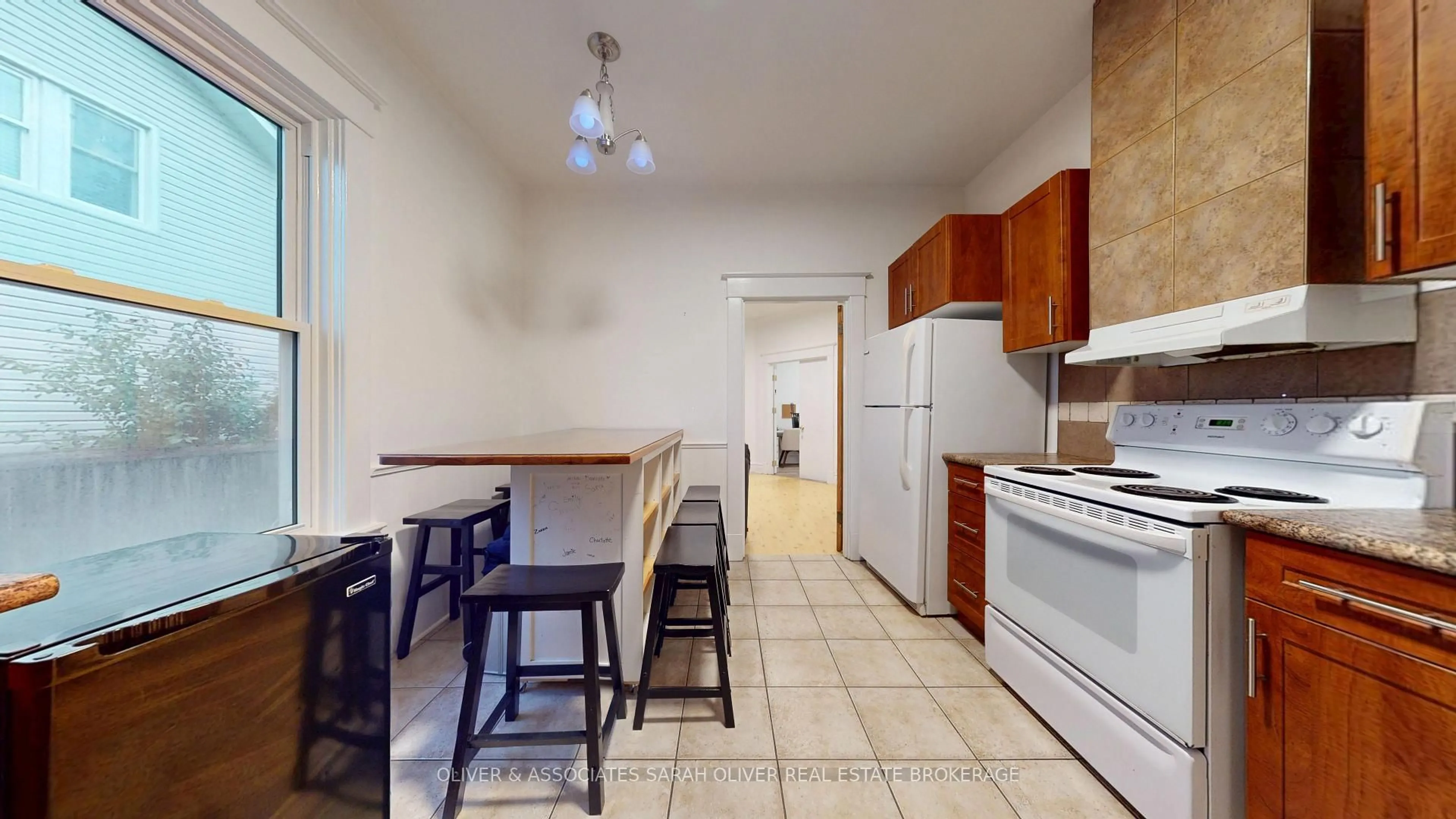 Standard kitchen, unknown for 3 McDonald Ave, London North Ontario N6G 1A9