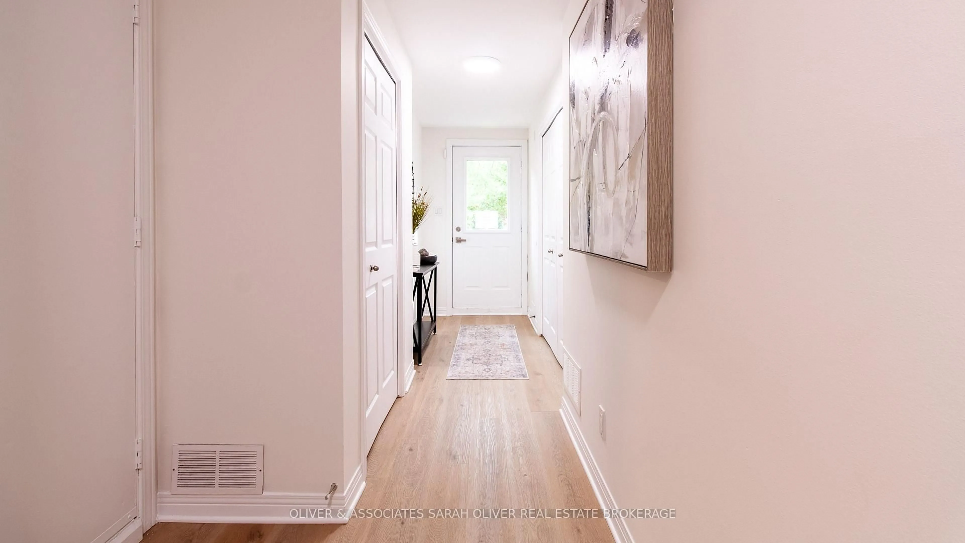 Indoor entryway for 683 Windermere Rd #14, London North Ontario N5X 3T9