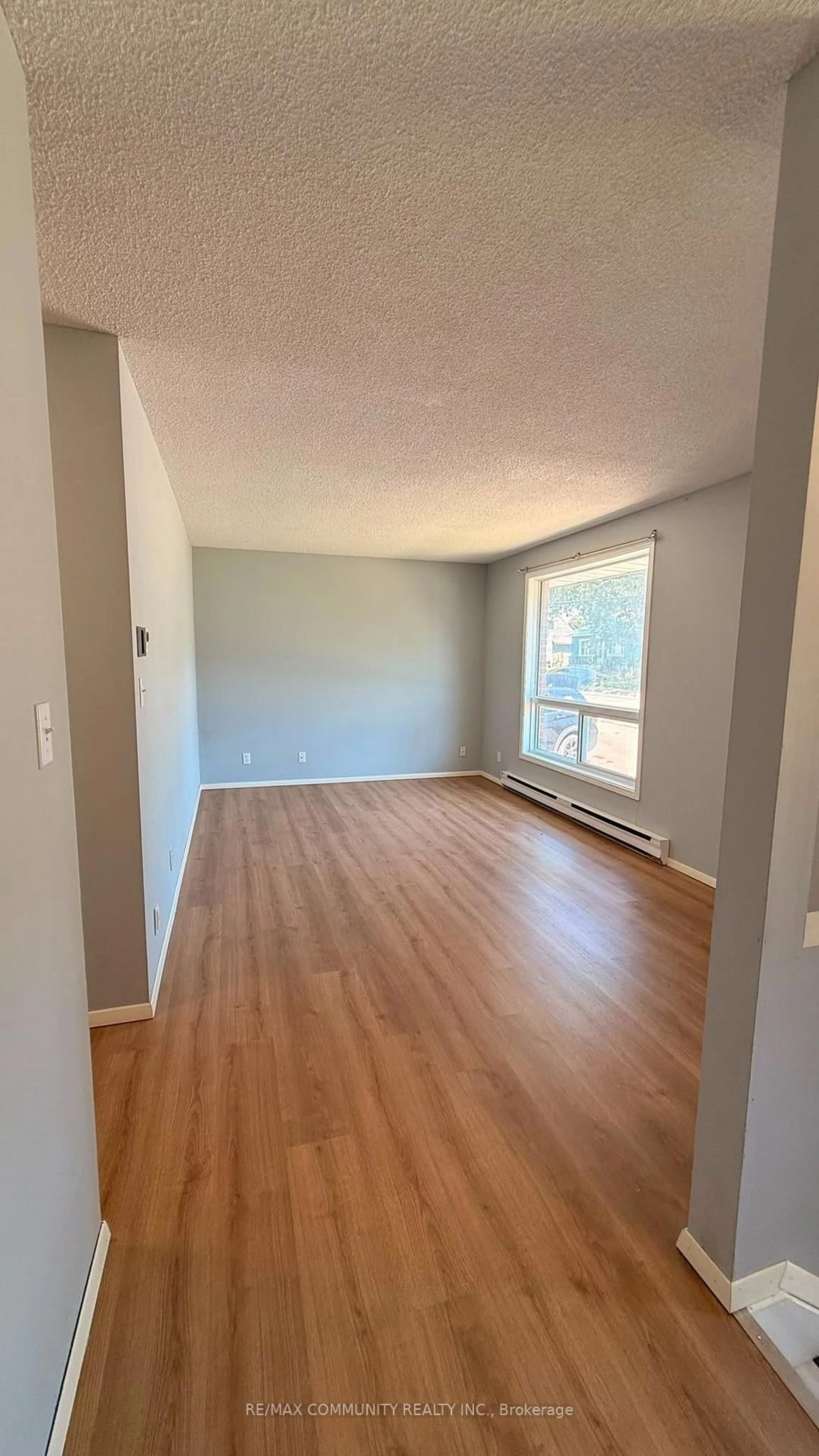 A pic of a room for 30 West St, Quinte West Ontario K8V 6G8