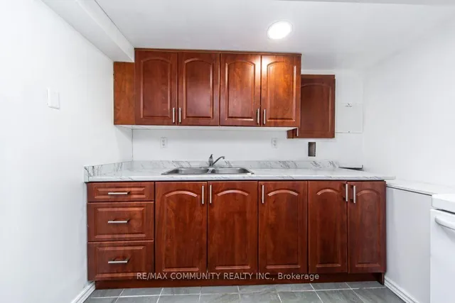 30 West St, Quinte West 4
