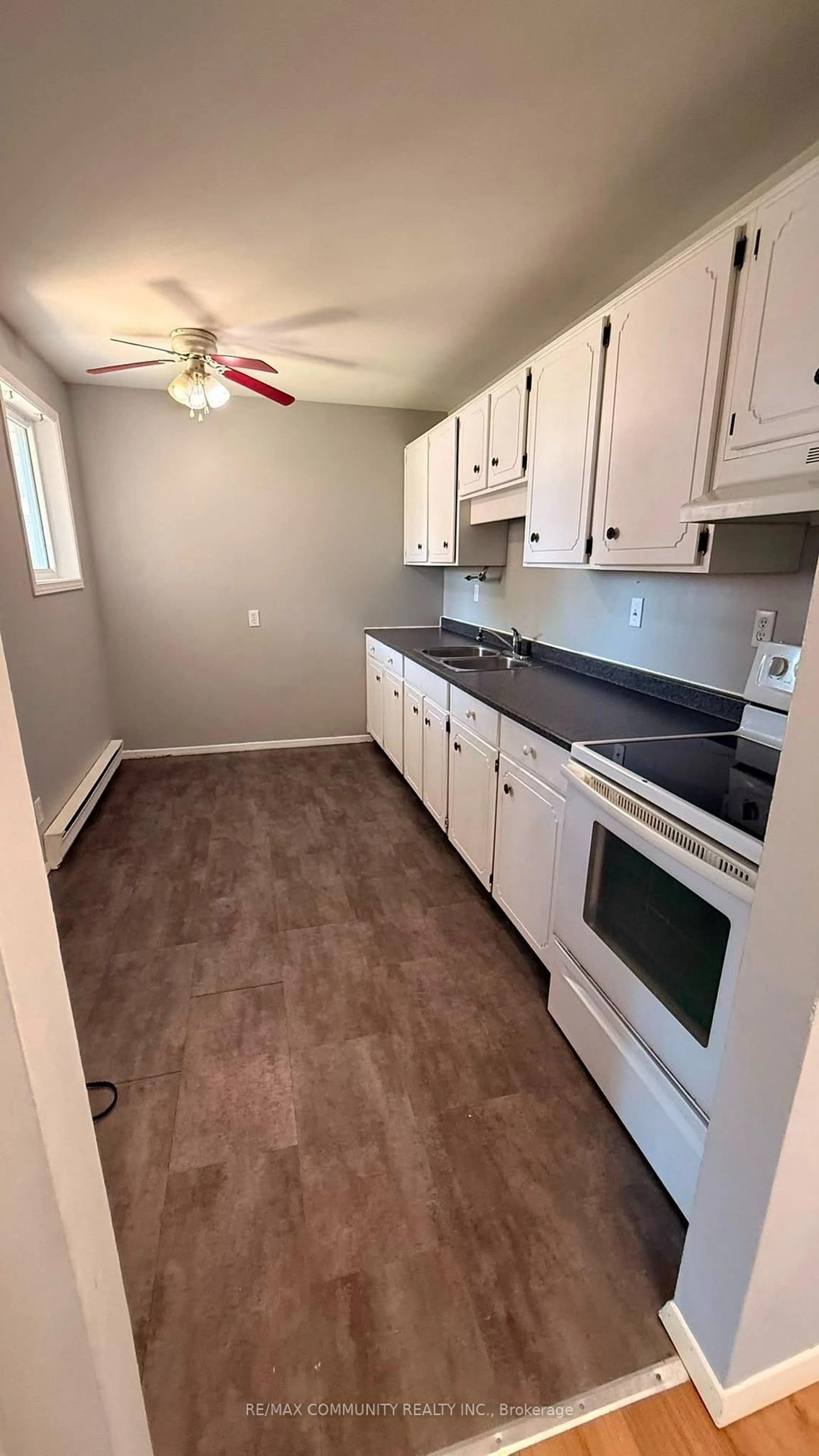 Standard kitchen, unknown for 30 West St, Quinte West Ontario K8V 6G8