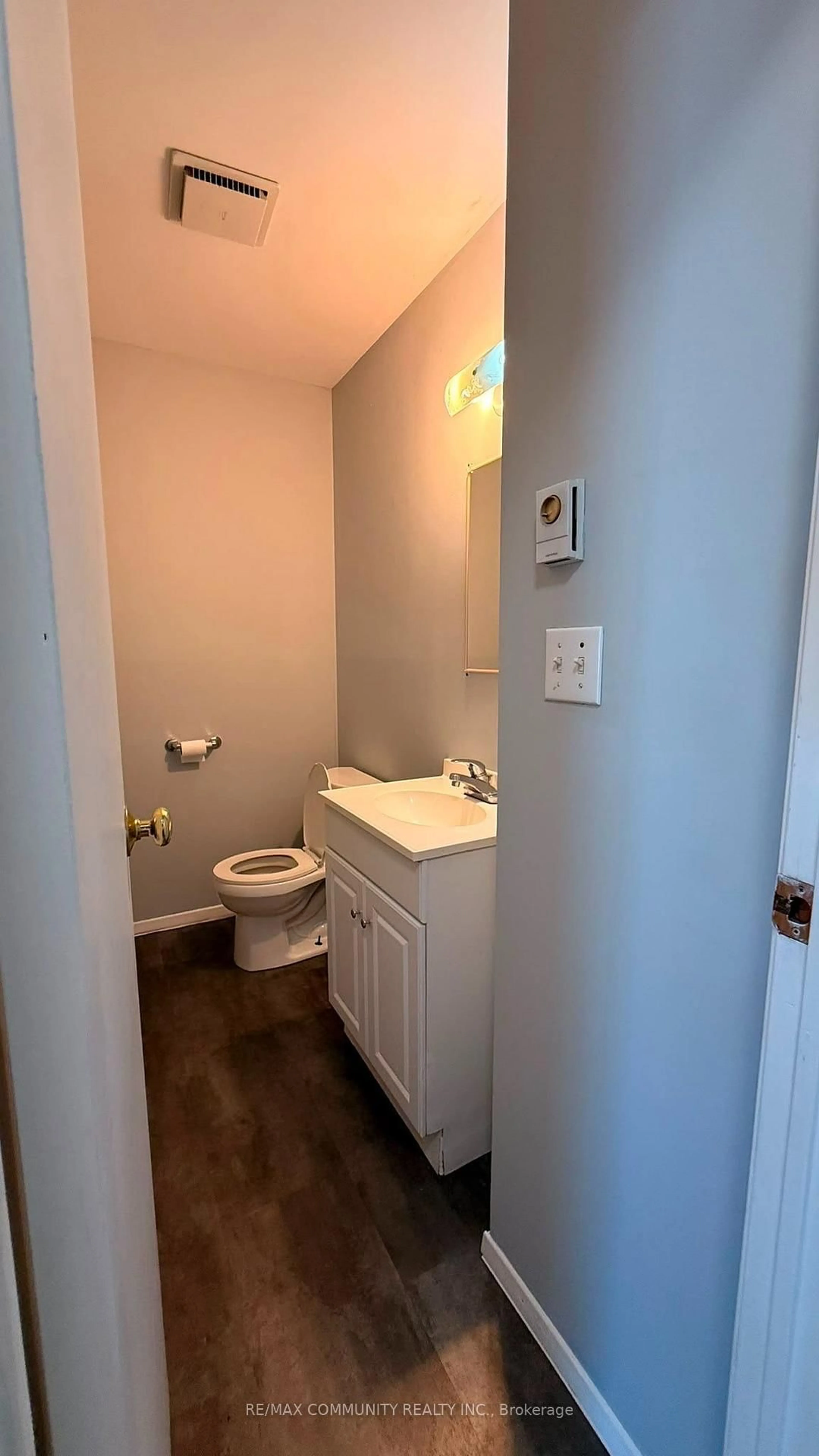 Standard bathroom, unknown for 30 West St, Quinte West Ontario K8V 6G8