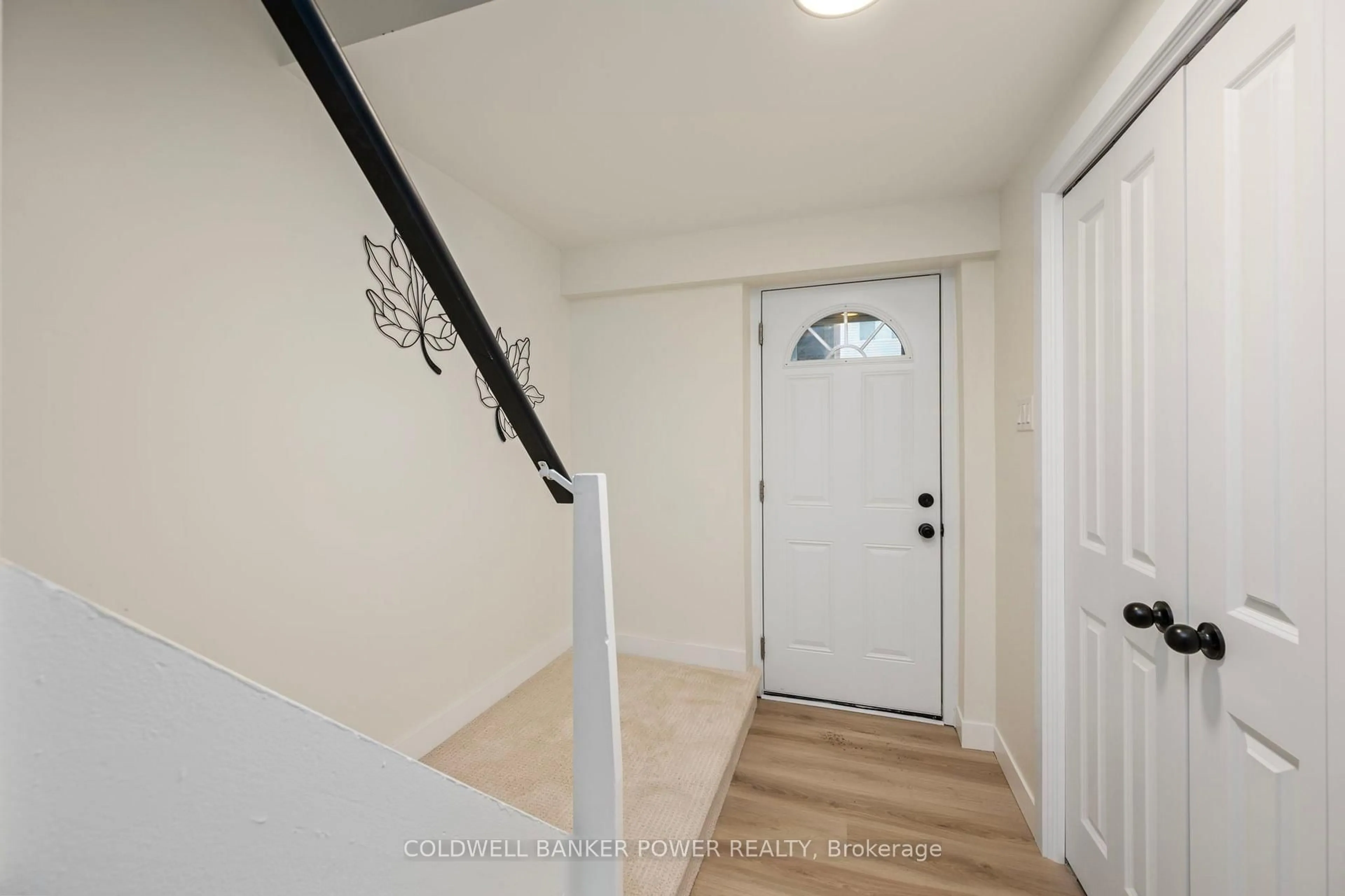 Indoor entryway for 727 Wilkins St, London South Ontario N6C 4Z9