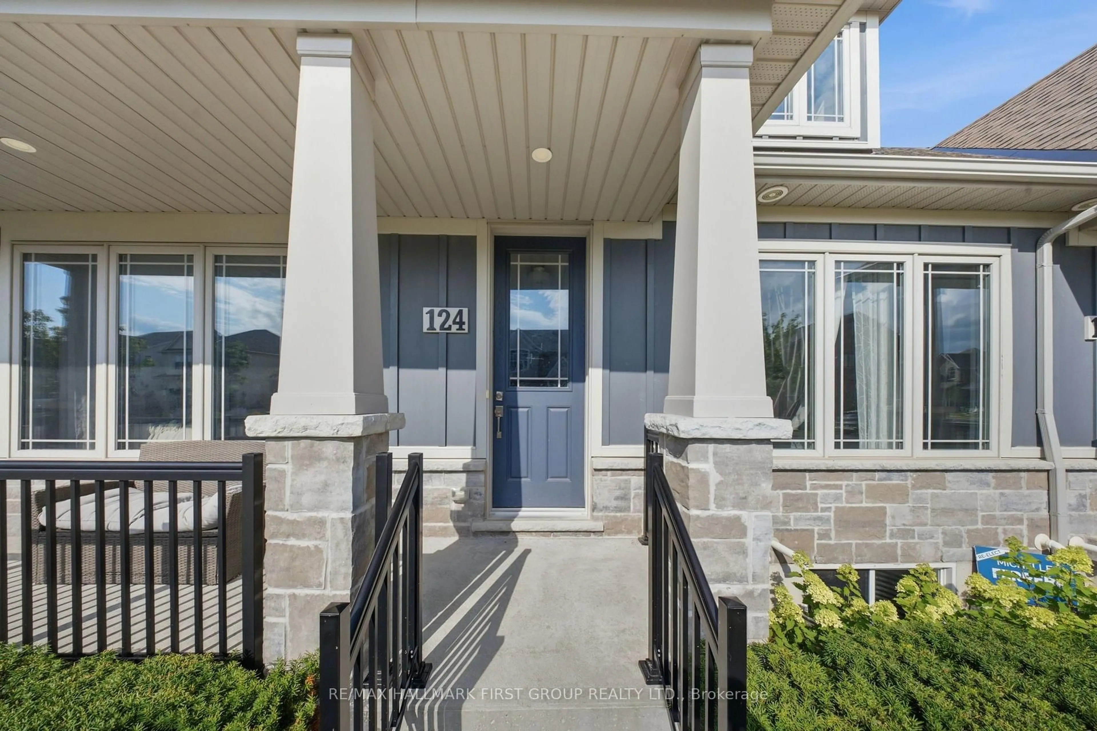 Indoor entryway for 80 Marsh Ave #124, Peterborough Ontario K9H 0J5