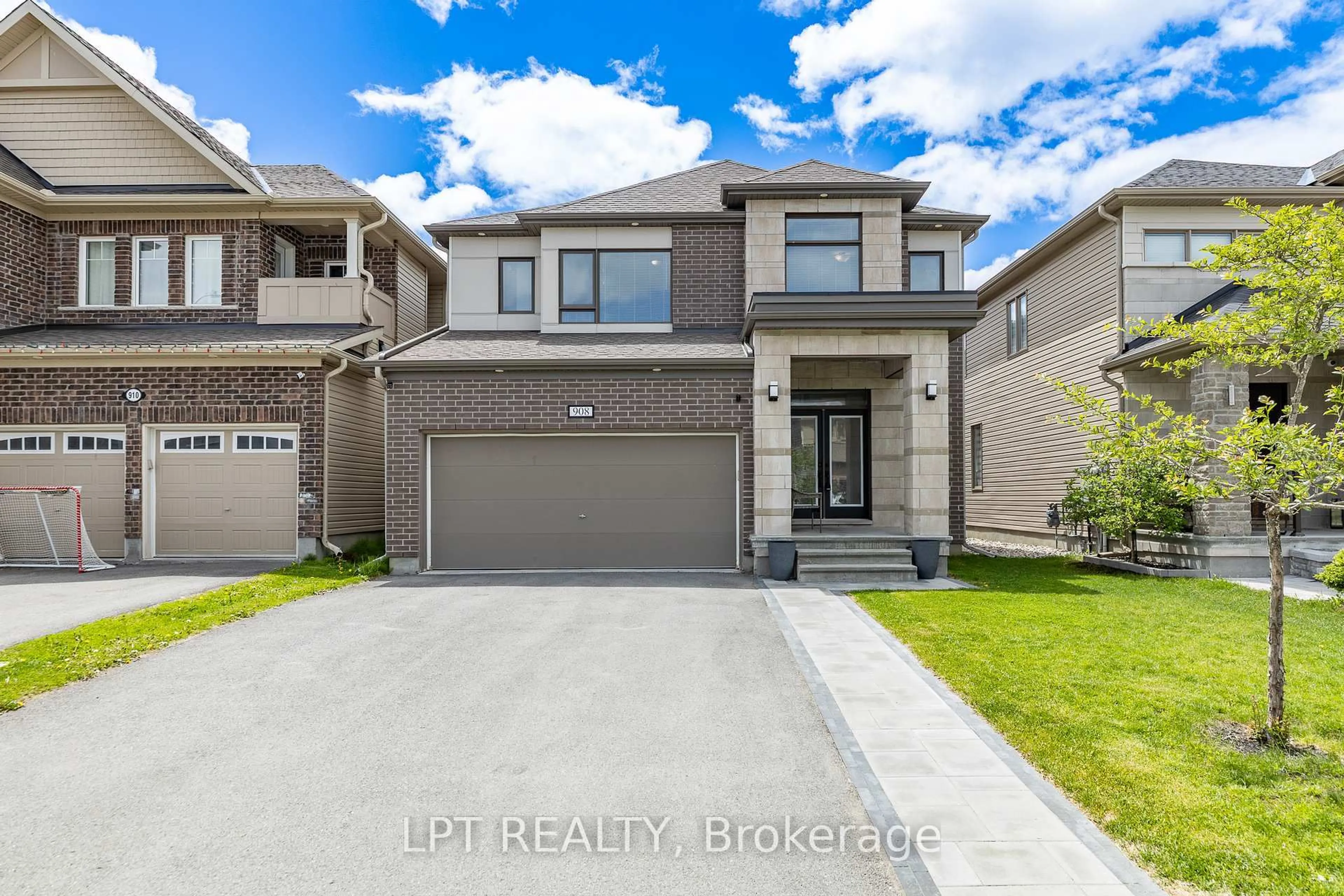 Unknown for 908 Pedigree St, Stittsville Ontario K2S 0Y5