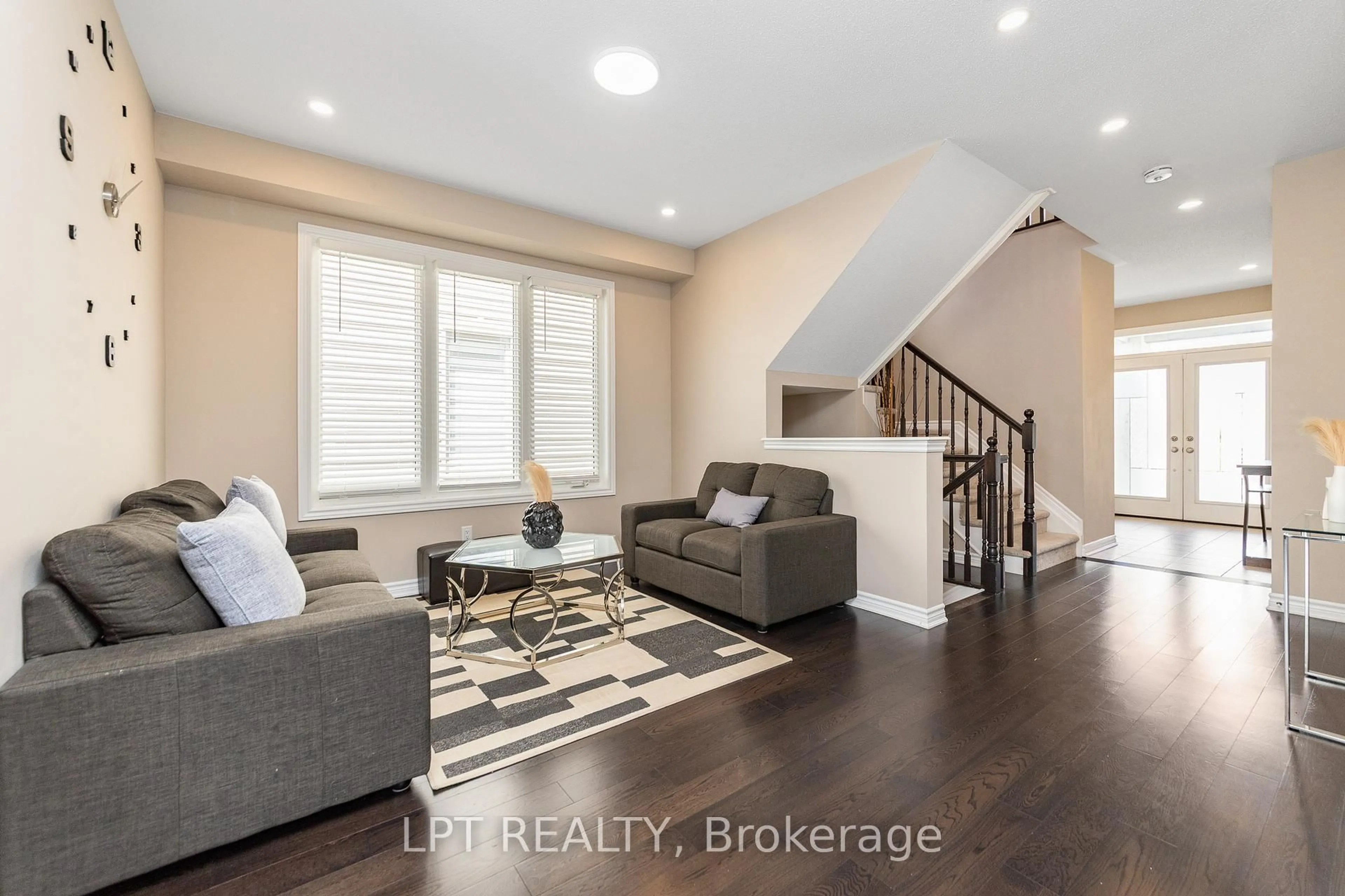Living room with furniture, unknown for 908 Pedigree St, Stittsville Ontario K2S 0Y5