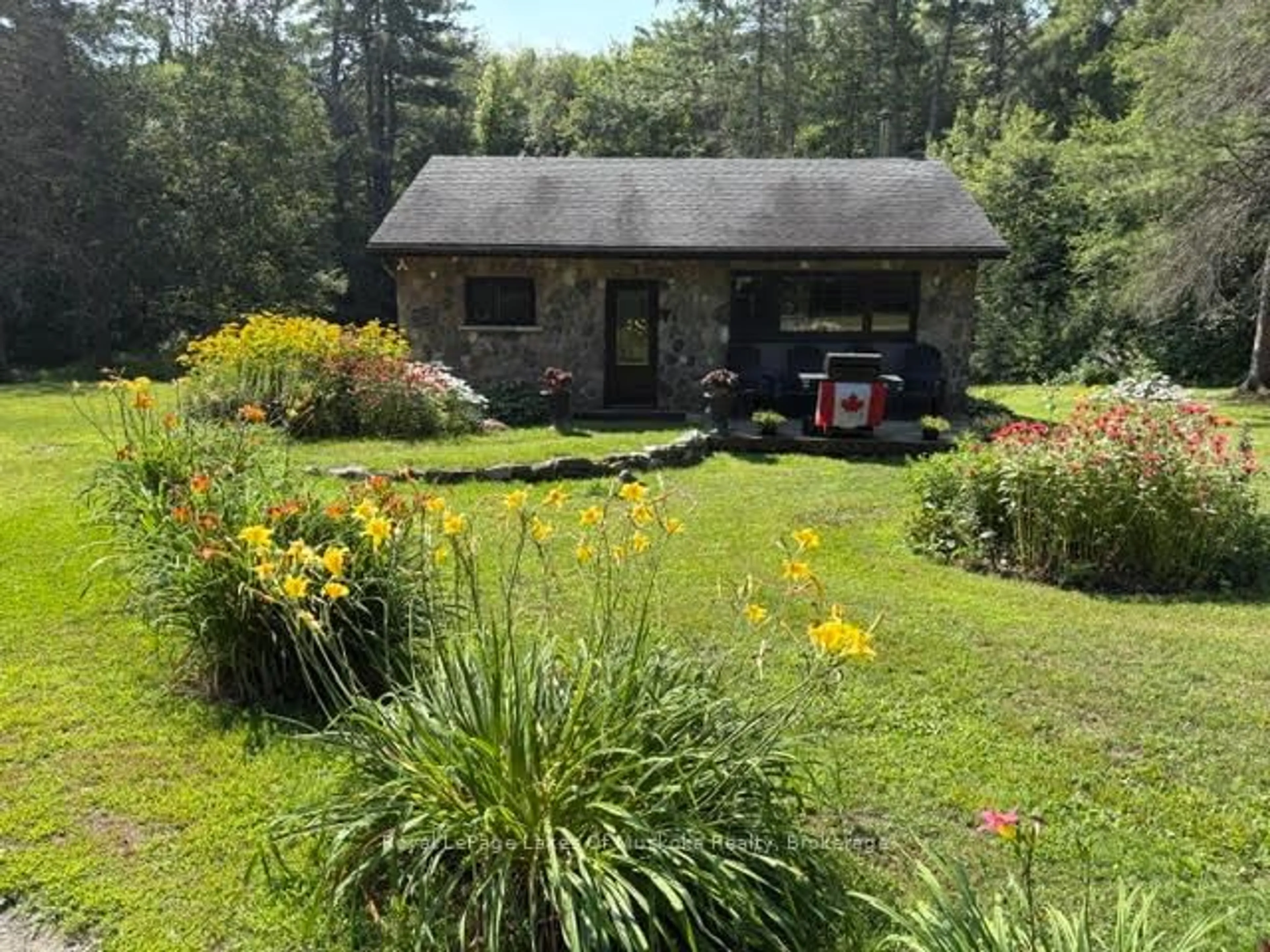 Shed for 2551 Yearley Rd, Huntsville Ontario P0B 1L0