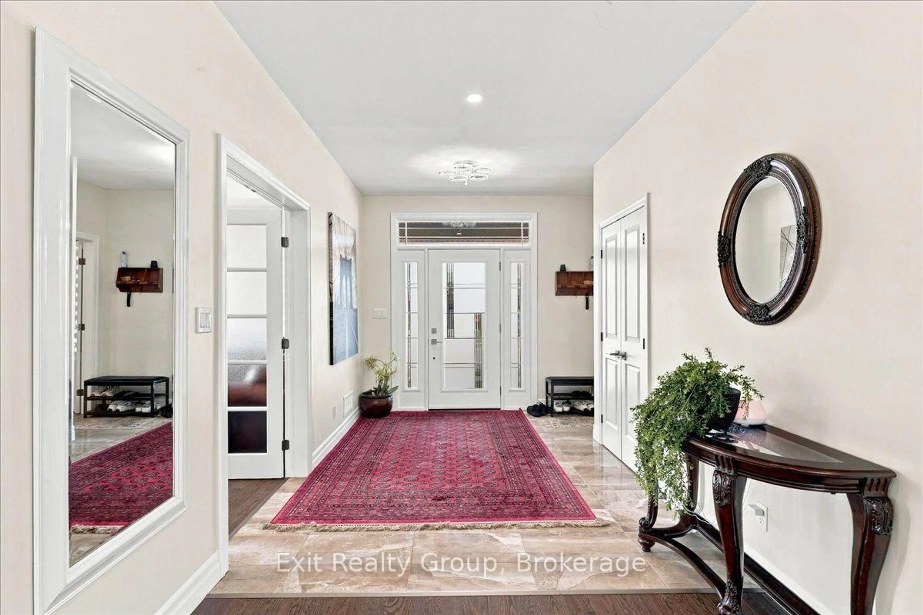 Indoor entryway for 9 Wims Way, Belleville Ontario K8N 0H9