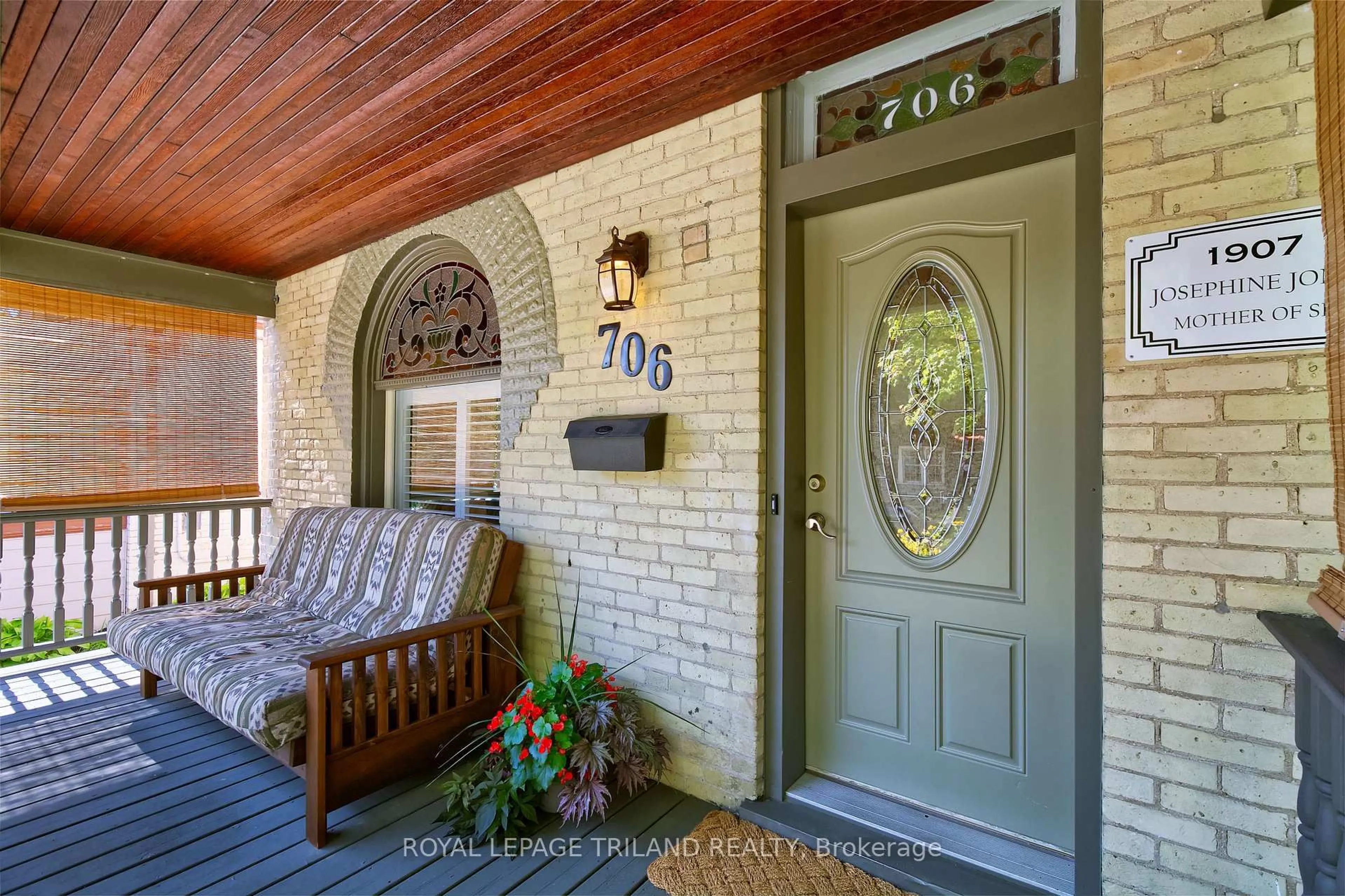 Indoor entryway for 706 Princess Ave, London East Ontario N5W 3M3