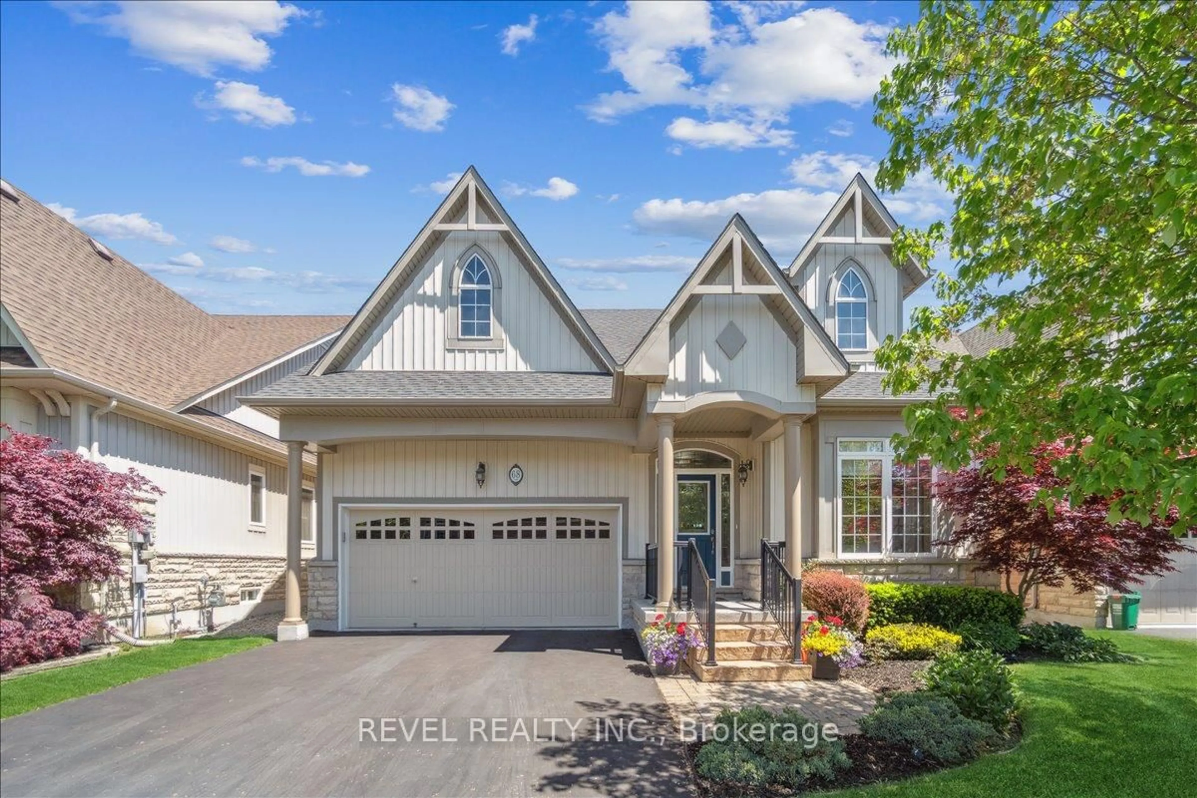 Home with vinyl exterior material, street for 68 Galloway Tr, Welland Ontario L3B 6G5