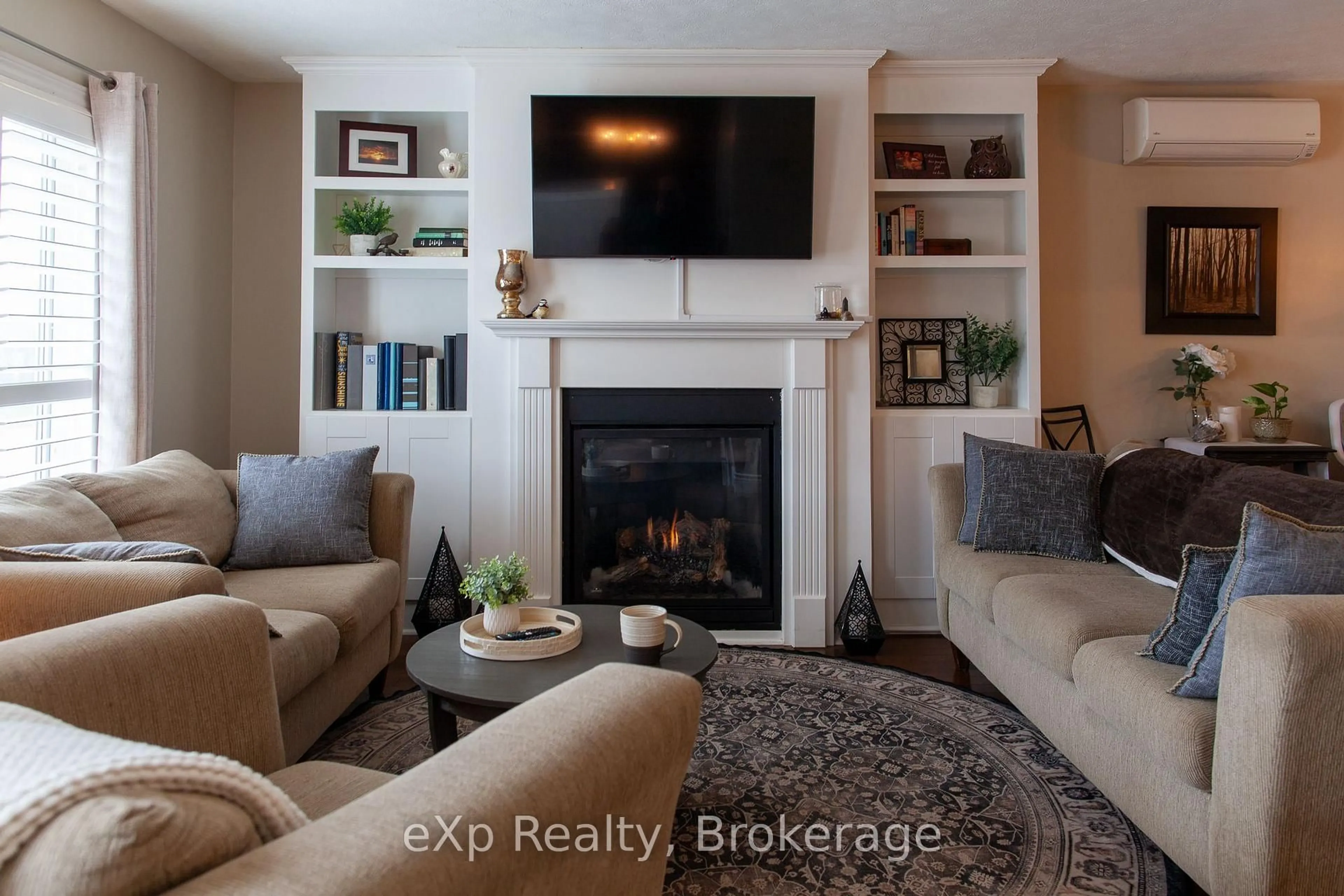 Living room with furniture, unknown for 2634 9th Ave, Owen Sound Ontario N4K 6T9