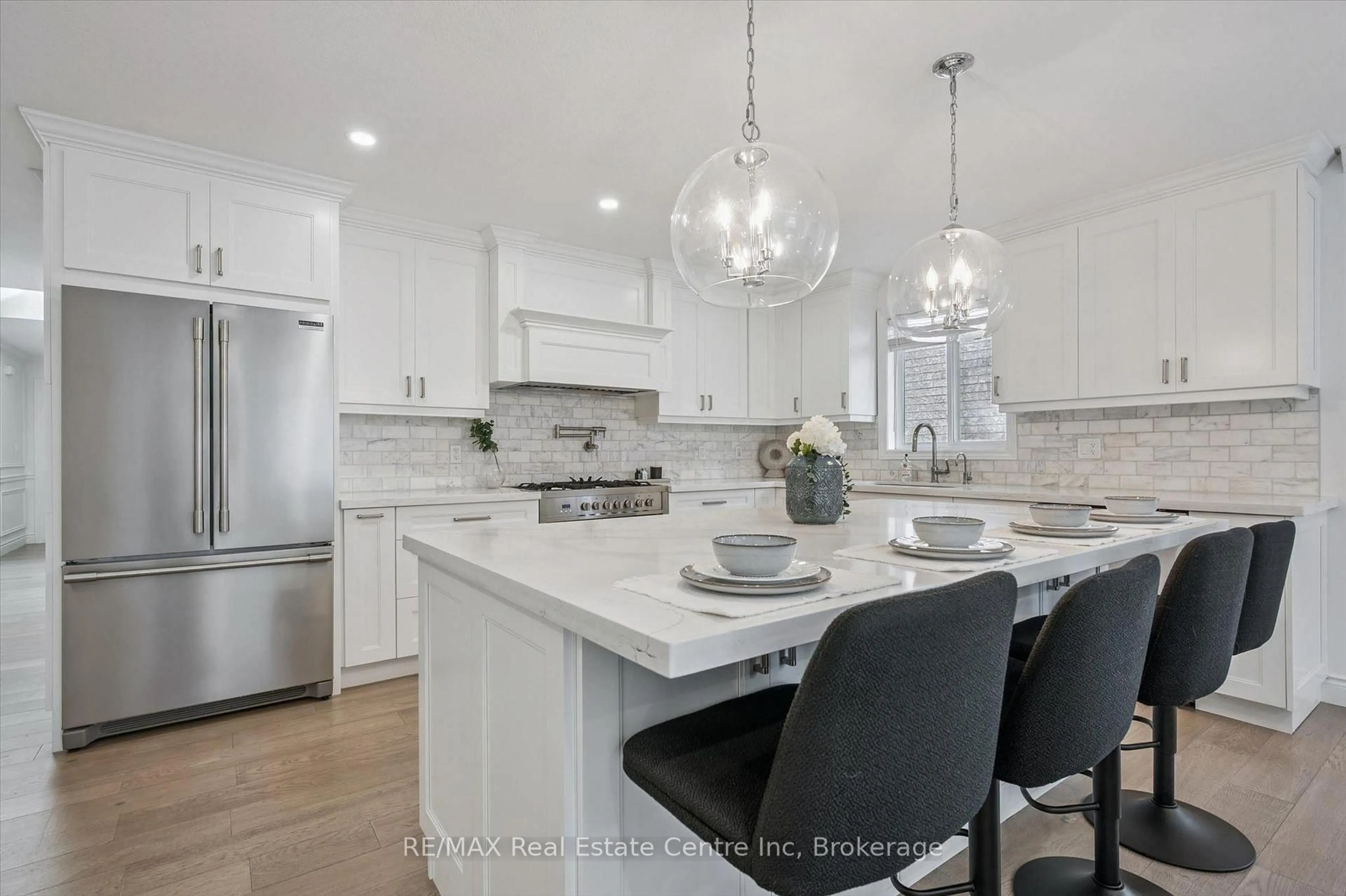 Open concept kitchen, ceramic/tile floor for 18 KEYS Cres, Guelph Ontario N1G 5J7