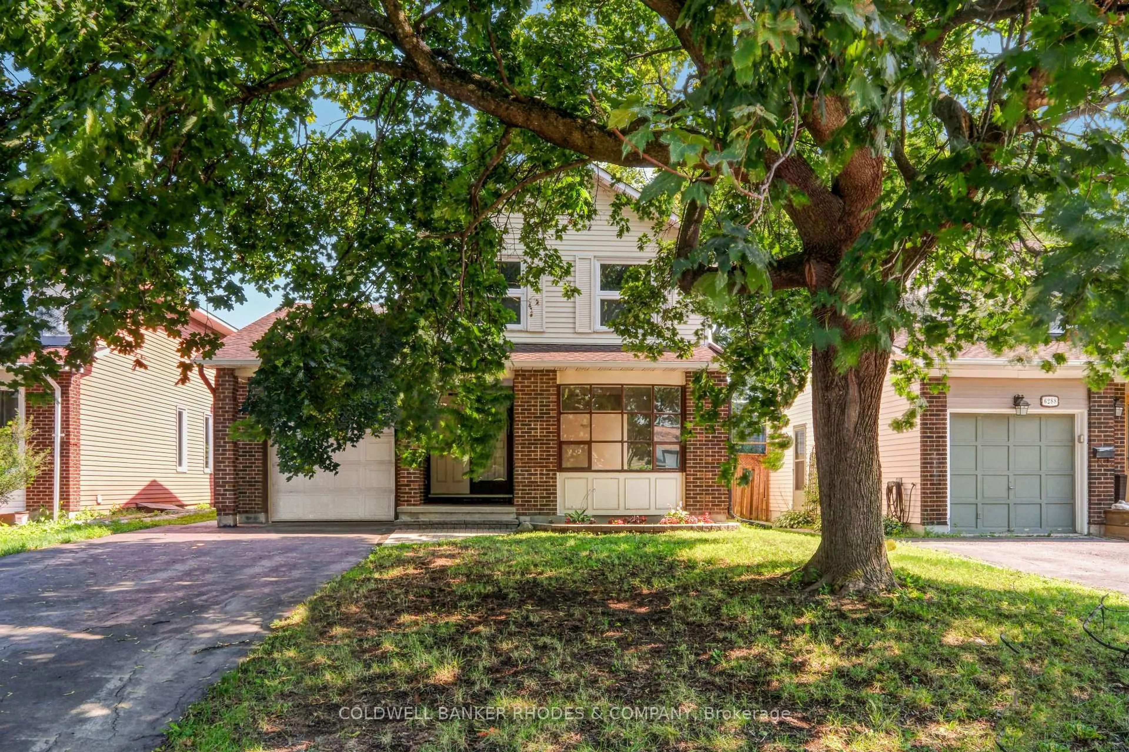 Home with brick exterior material, street for 6290 Fortune Dr, Orleans Ontario K1C 2B1
