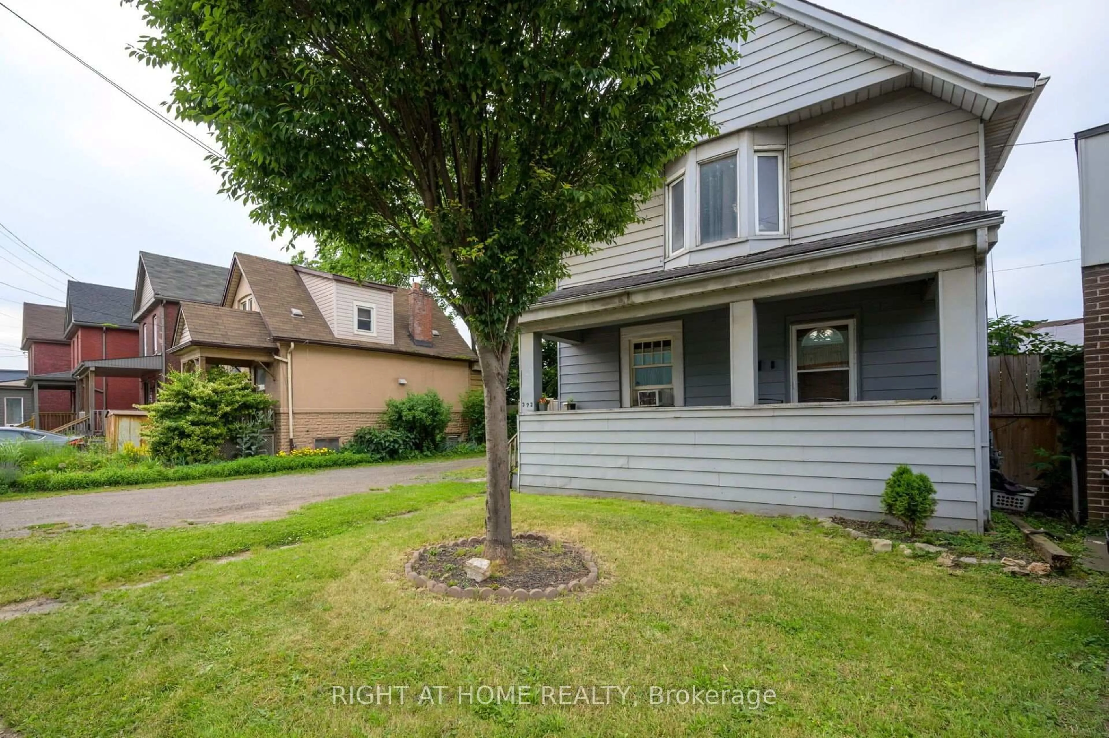 Unknown for 372 Beach Rd, Hamilton Ontario L8H 3K5