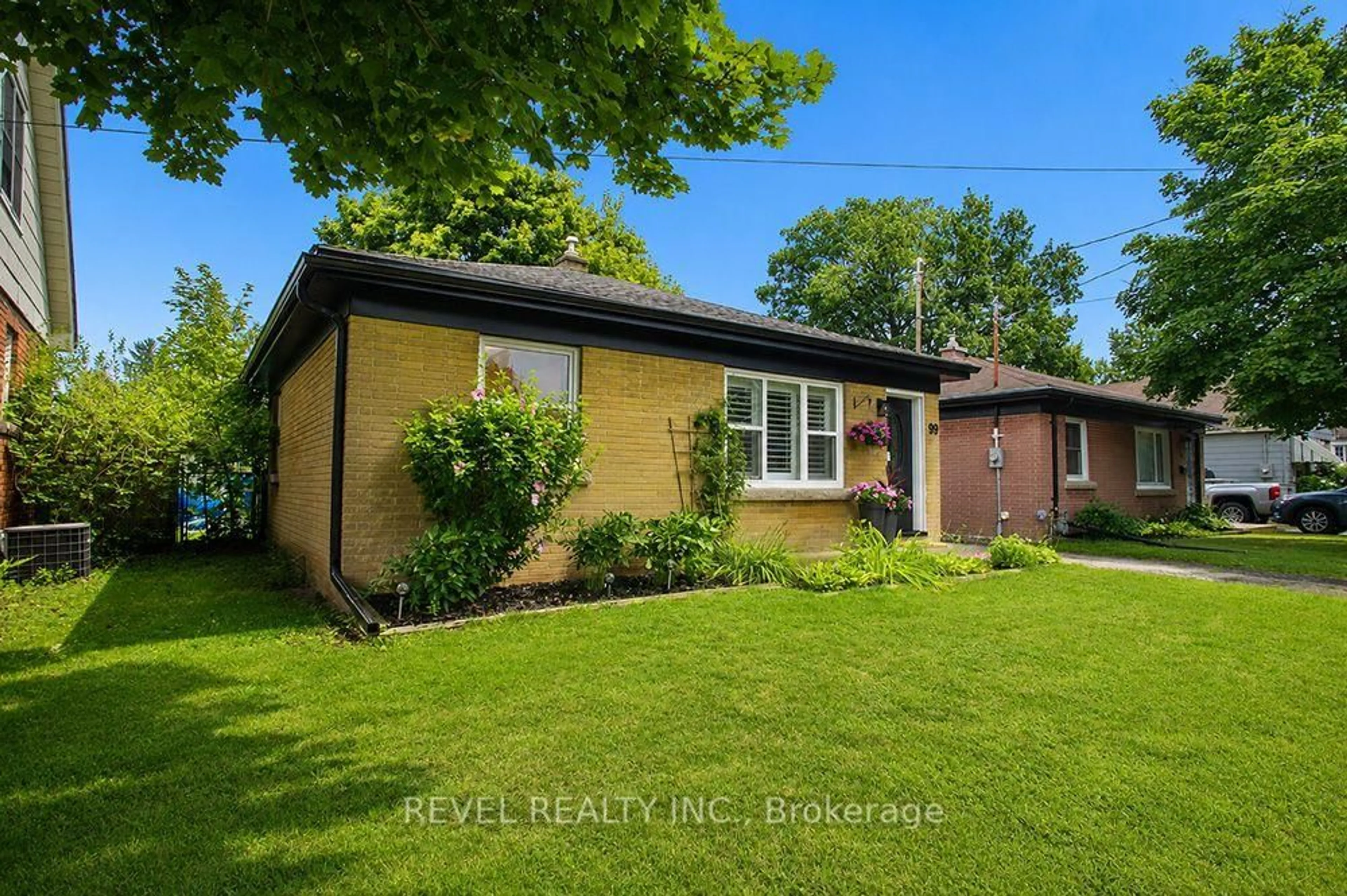 Home with brick exterior material, unknown for 99 Harriett St, Brantford Ontario N3S 1J5