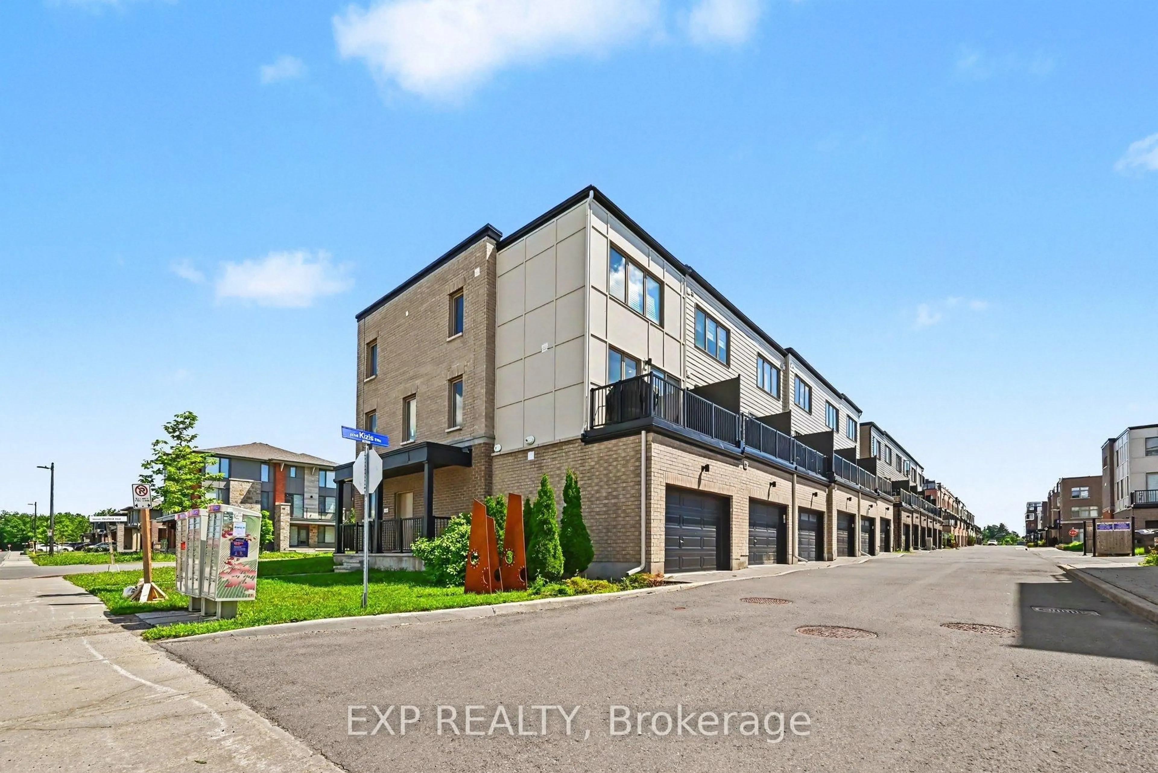 A pic from outside/outdoor area/front of a property/back of a property/a pic from drone, street for 1400 Hemlock Rd, Ottawa Ontario K1K 5A8