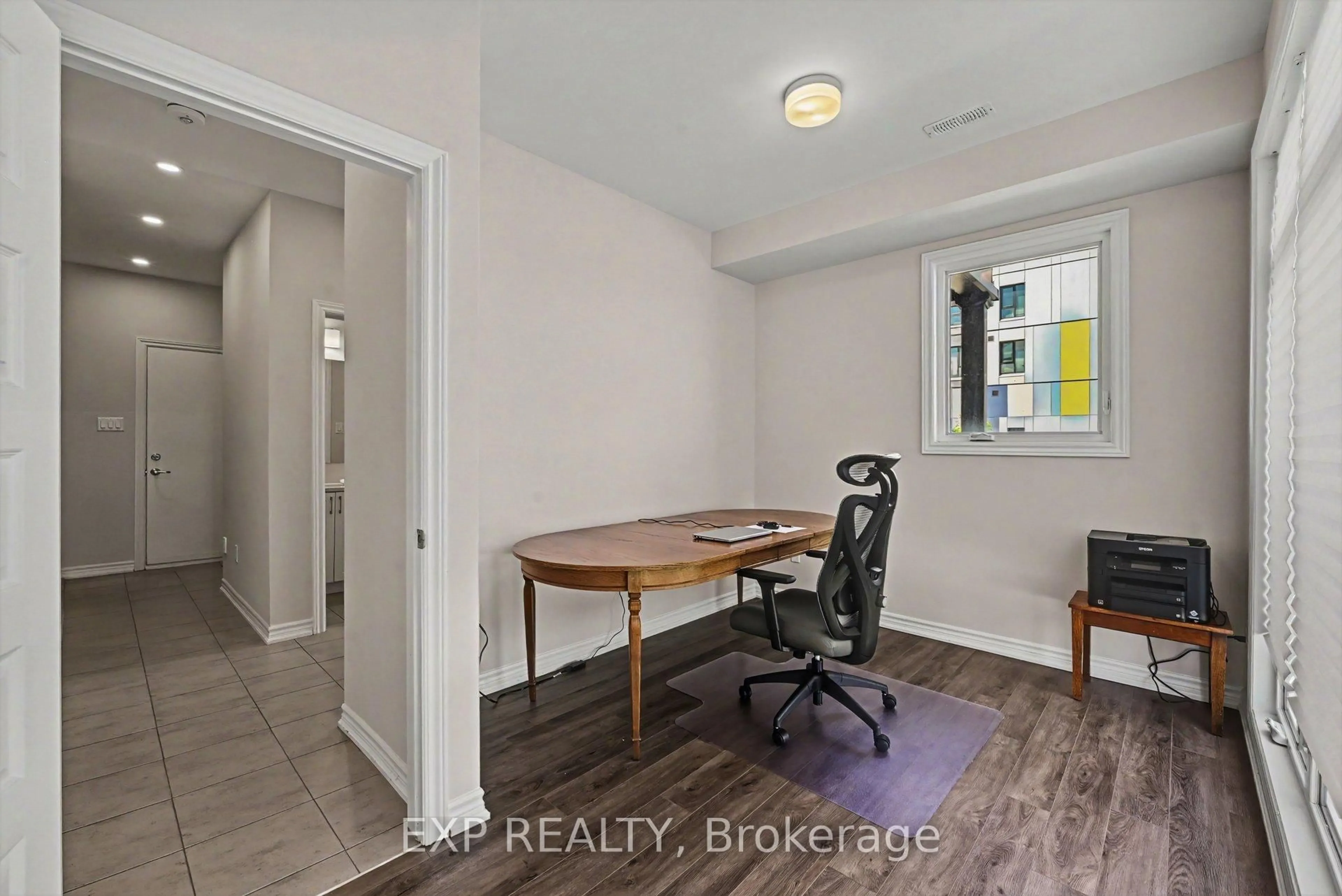 A pic of a room for 1400 Hemlock Rd, Ottawa Ontario K1K 5A8