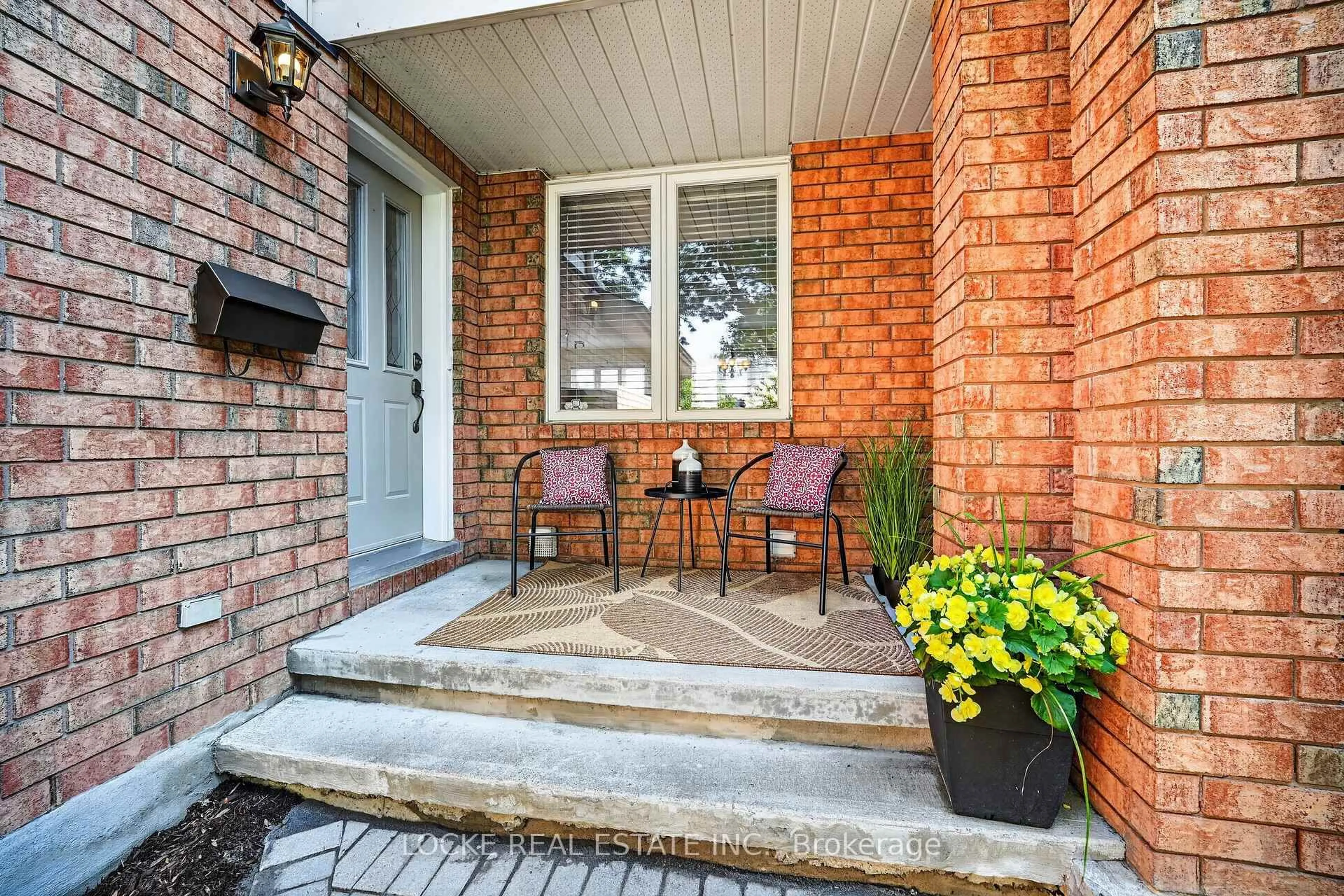 Unknown for 431 Lawler Cres, Ottawa Ontario K4A 3Y3