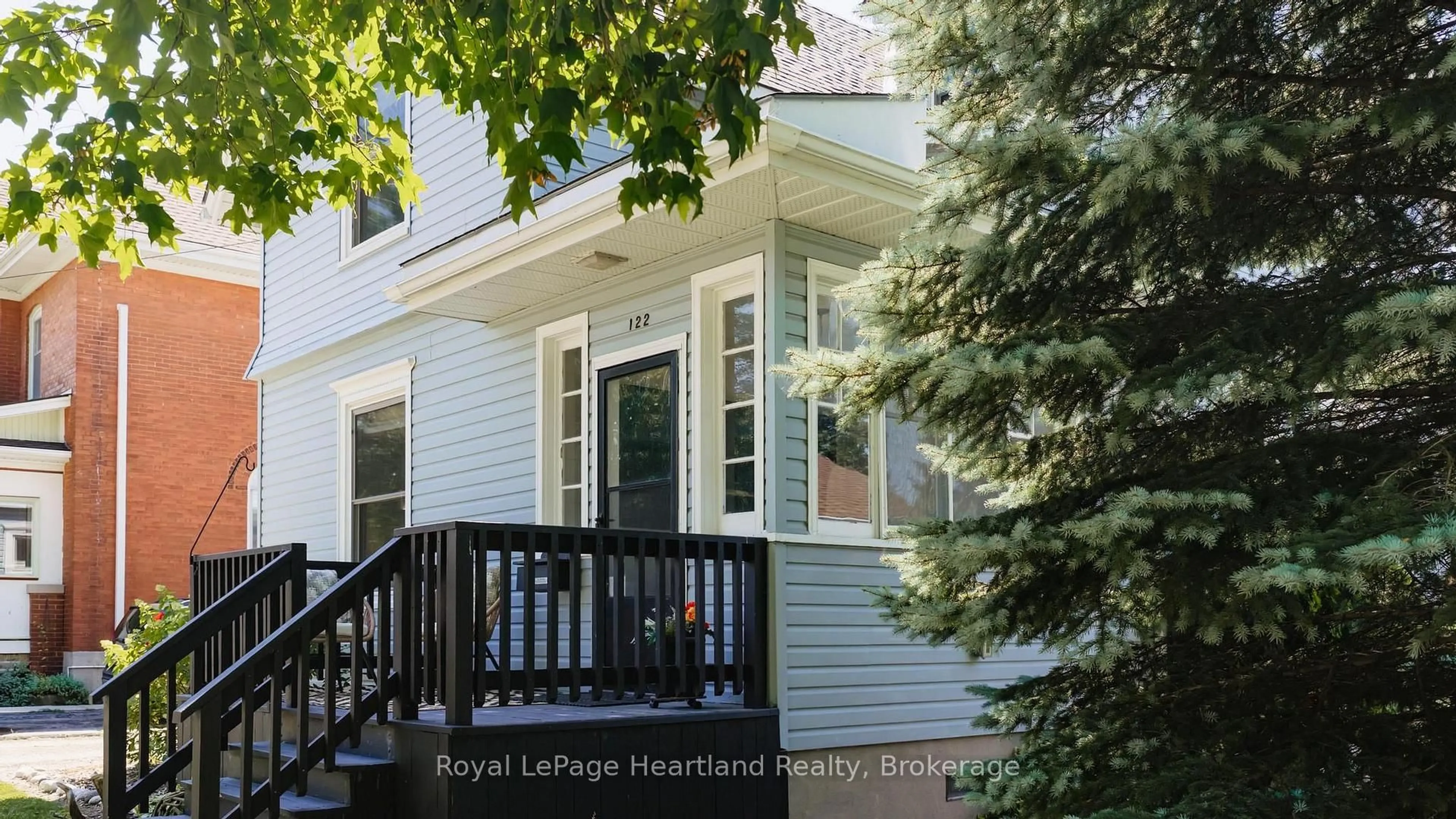 Home with vinyl exterior material, street for 122 Nelson St, Goderich Ontario N7A 1R9