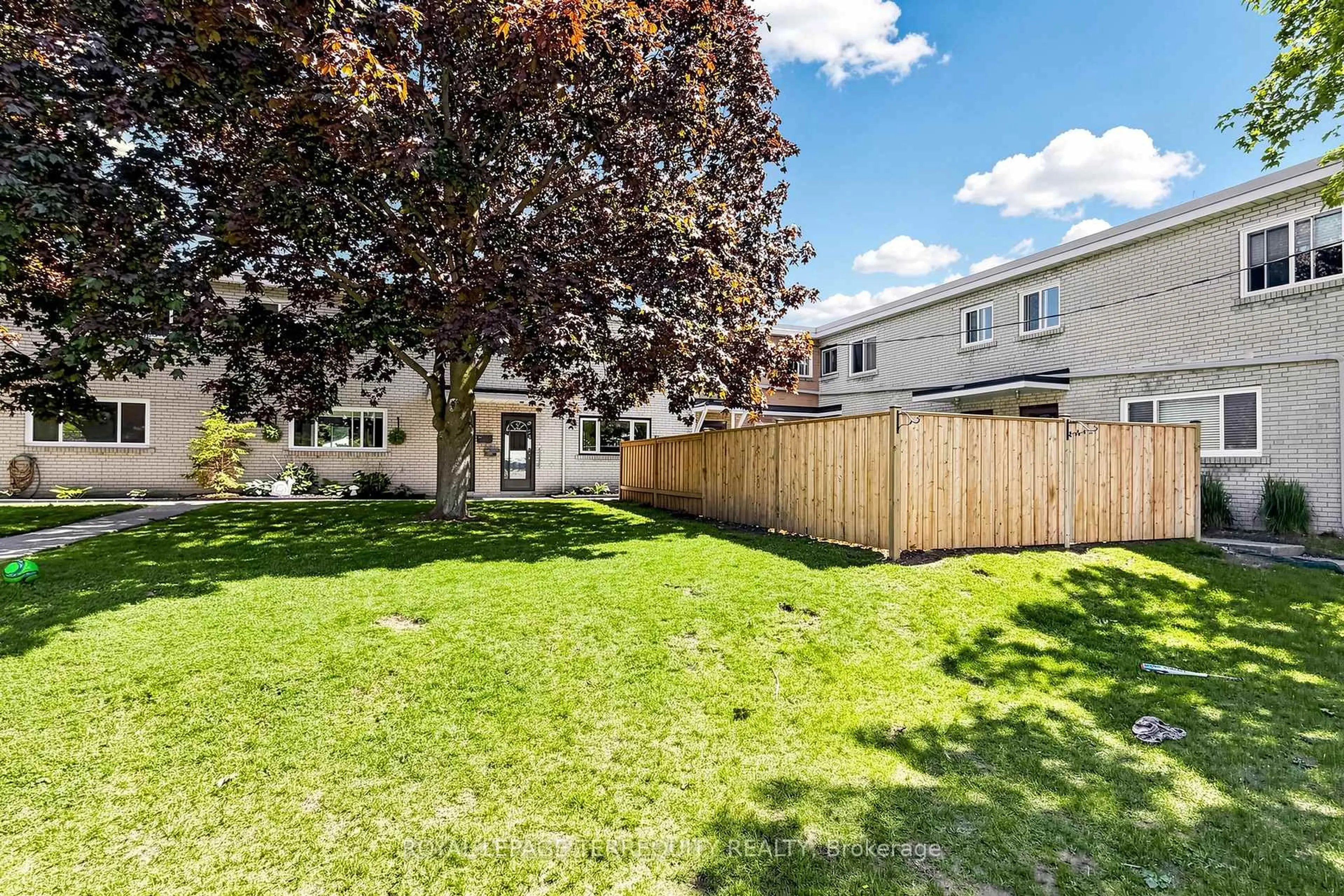 Patio, street for 137 Furnace St #5, Cobourg Ontario K9A 2E5