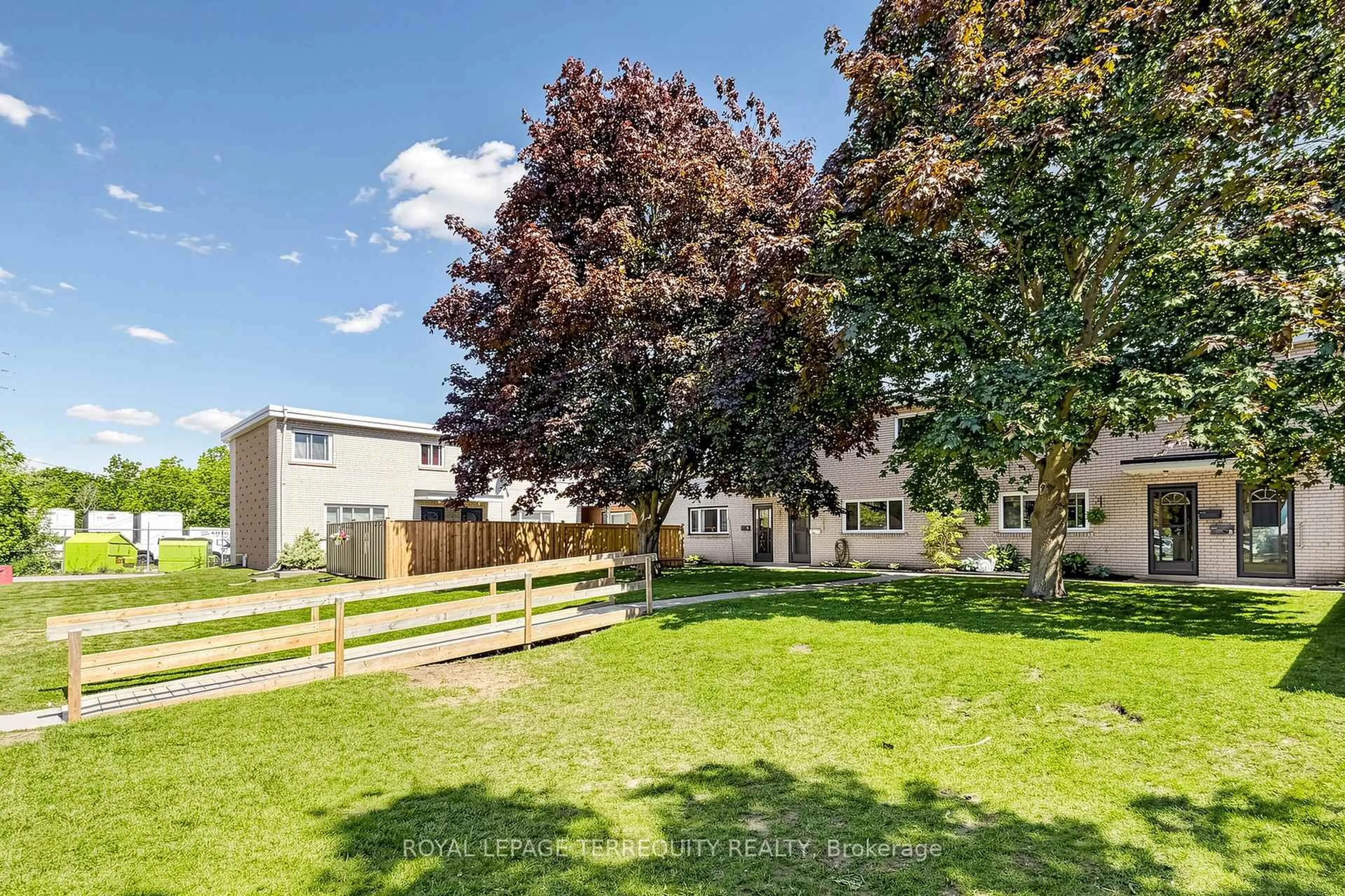 A pic from outside/outdoor area/front of a property/back of a property/a pic from drone, unknown for 137 Furnace St #5, Cobourg Ontario K9A 2E5