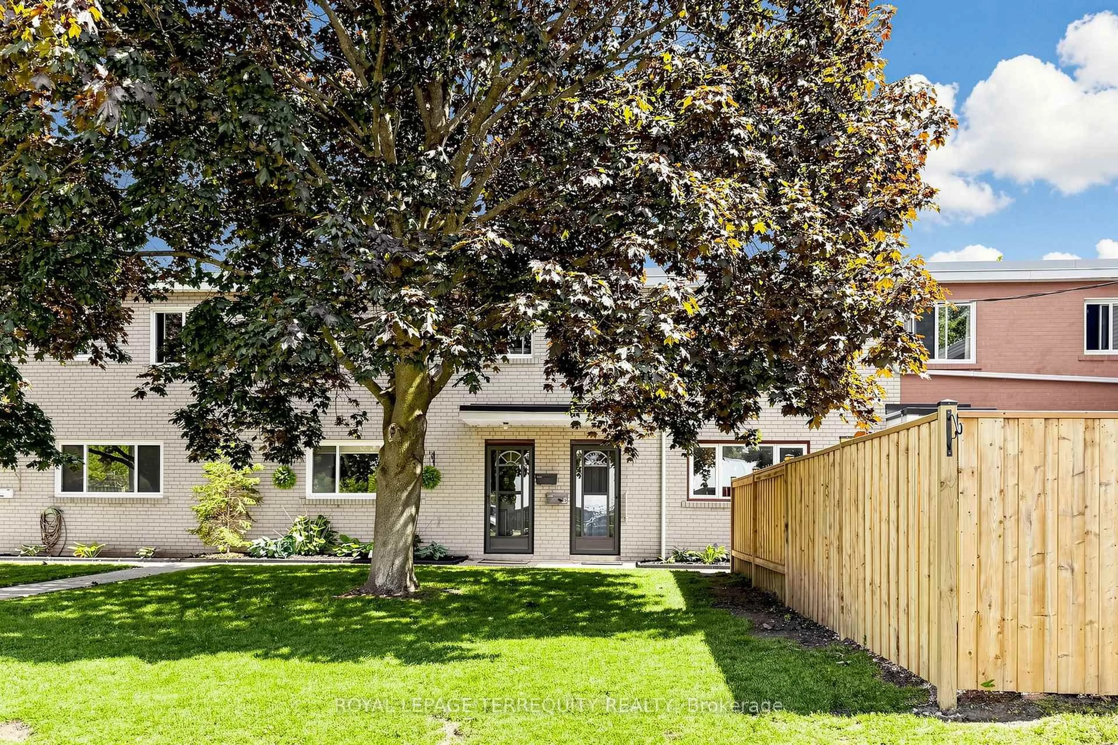 A pic from outside/outdoor area/front of a property/back of a property/a pic from drone, street for 137 Furnace St #5, Cobourg Ontario K9A 2E5