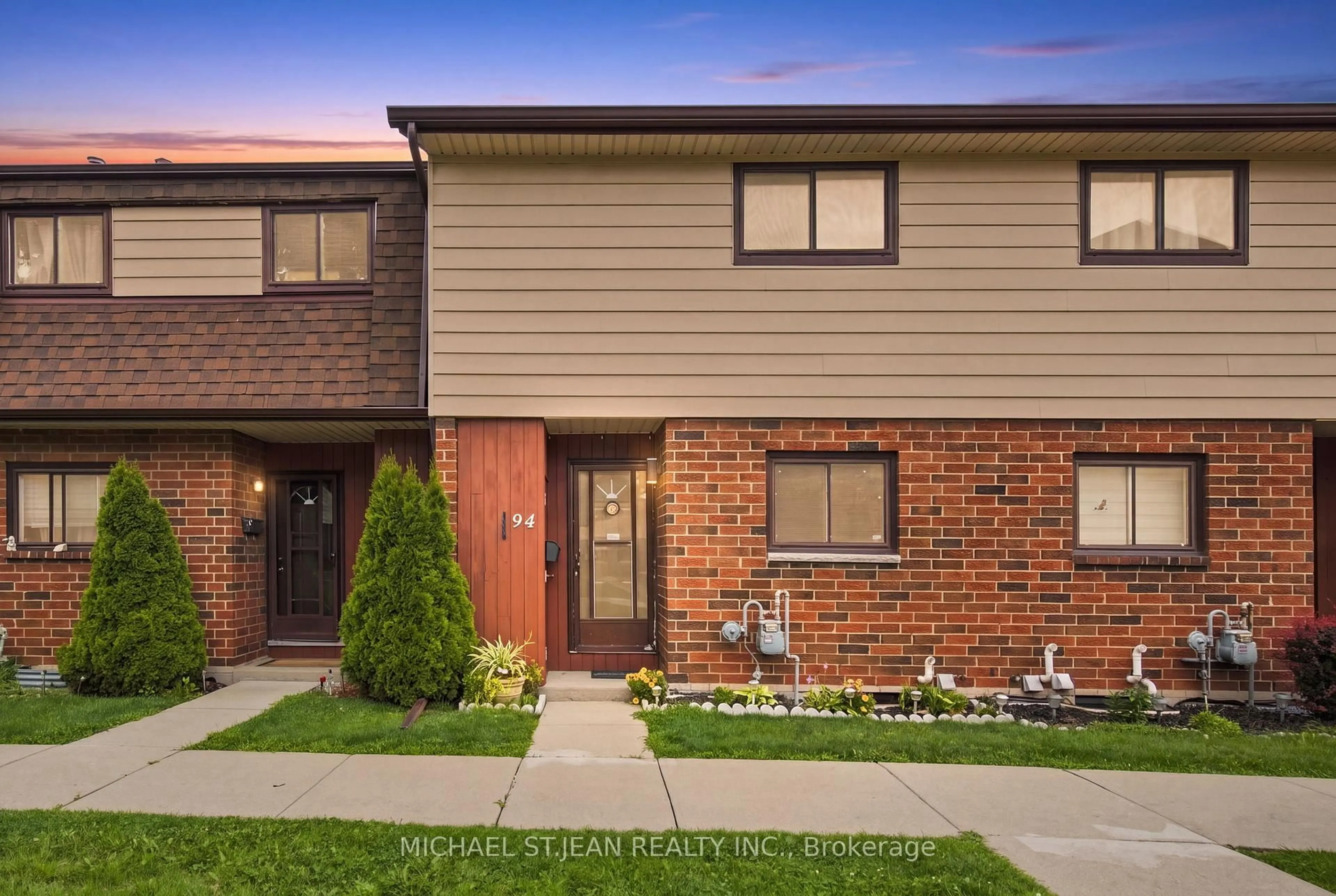 Home with brick exterior material, street for 20 Glenvale Dr #94, Hamilton Ontario L9C 5V4