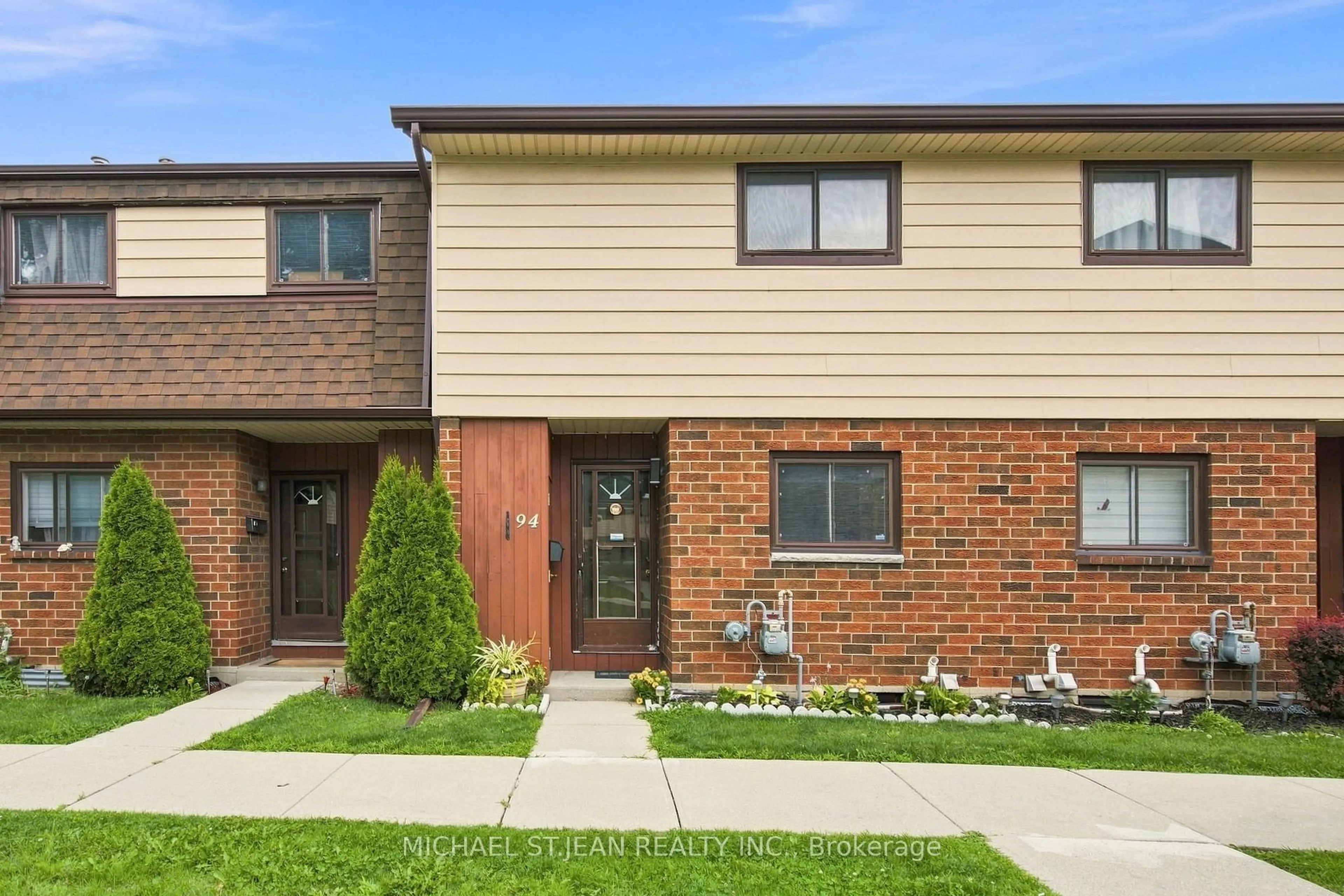Home with brick exterior material, street for 20 Glenvale Dr #94, Hamilton Ontario L9C 5V4