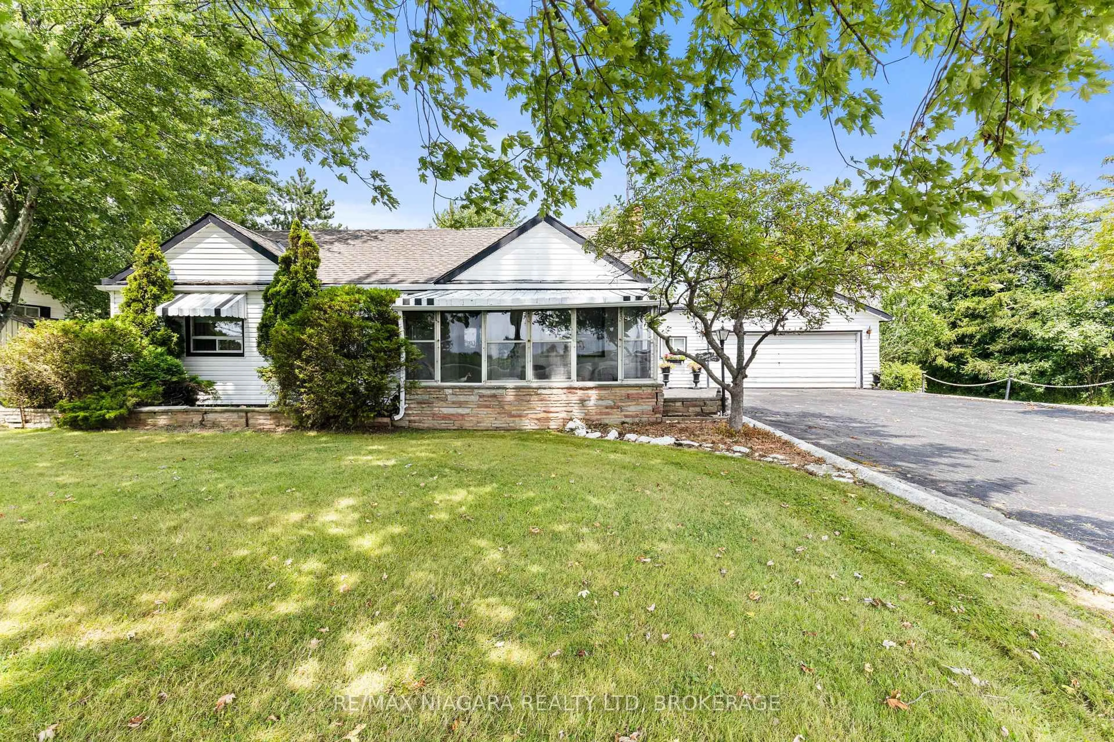 Home with vinyl exterior material, street for 2249 North Shore Dr, Haldimand Ontario N0A 1K0