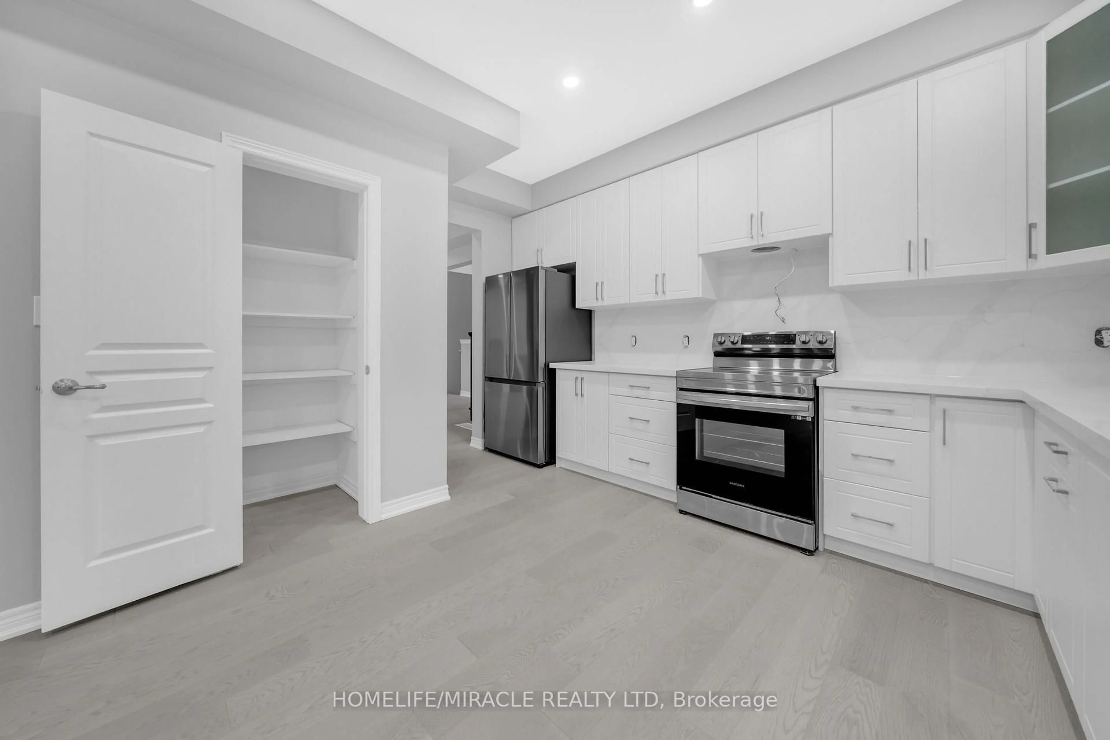 Standard kitchen, unknown for 3547 Dominion Rd, Fort Erie Ontario L0S 1N0