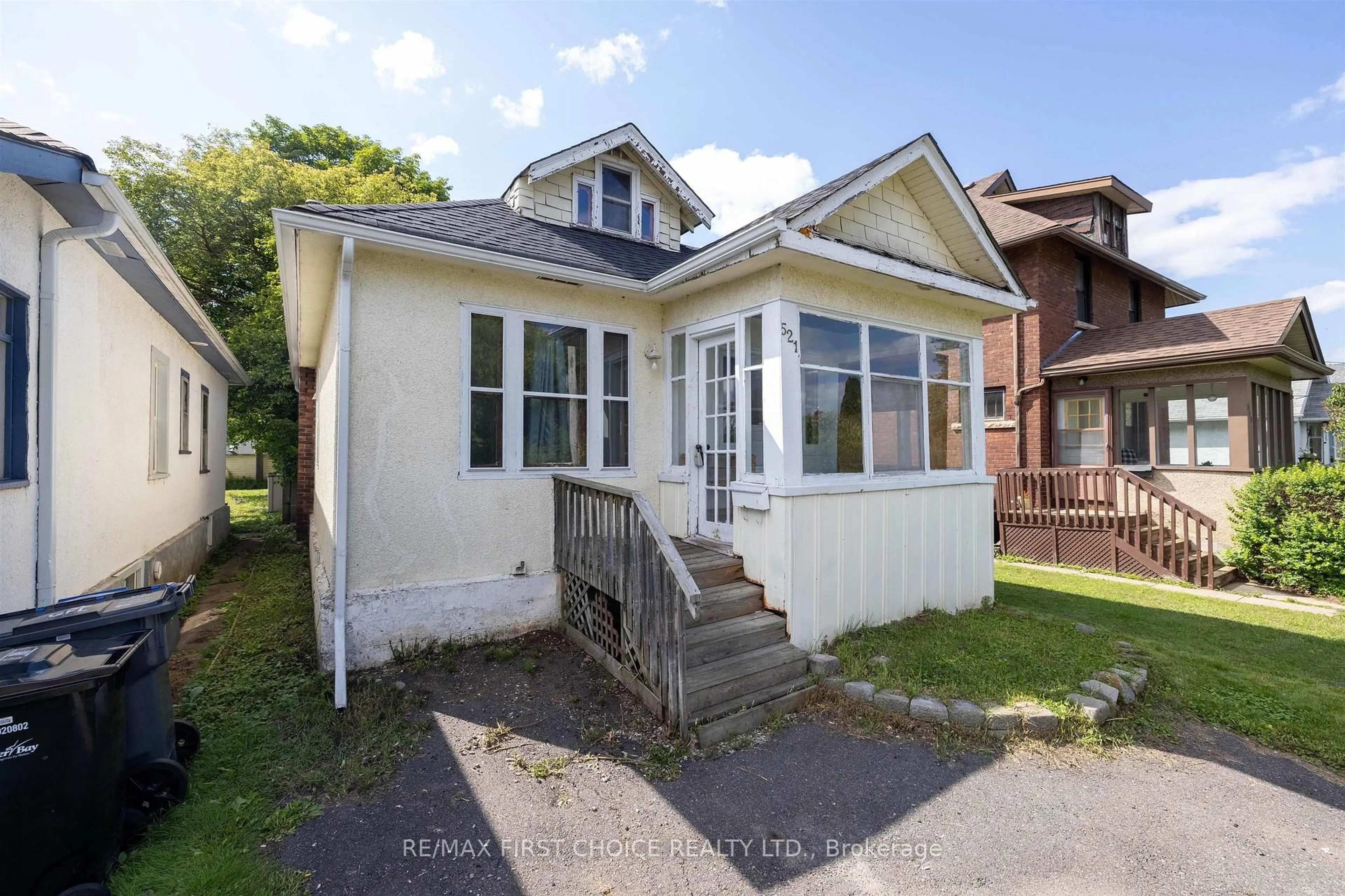 Unknown for 521 Vickers St, Thunder Bay Ontario P7E 1K1