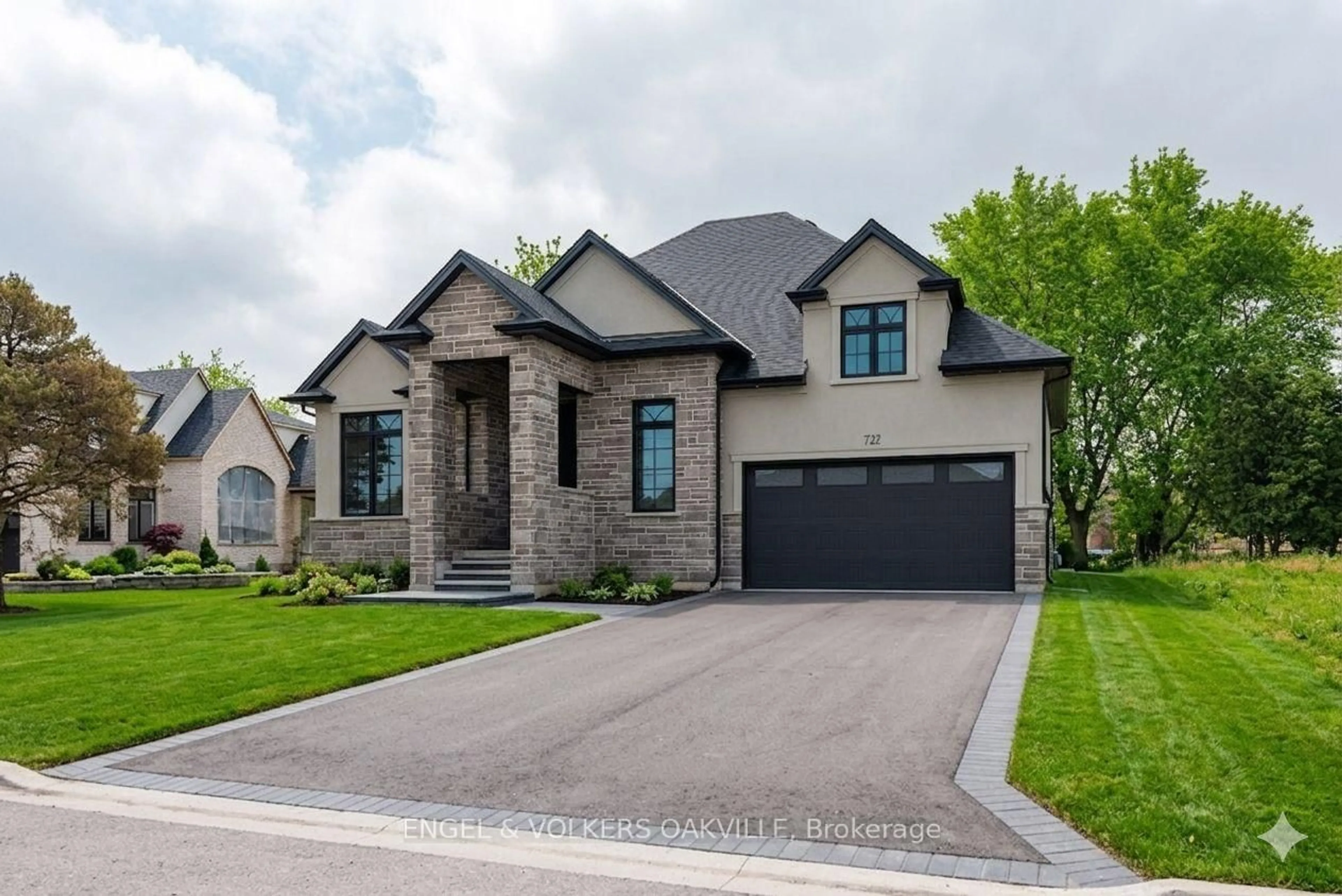 Home with brick exterior material, street for 727 Warner Rd, Niagara-on-the-Lake Ontario L0S 1P0
