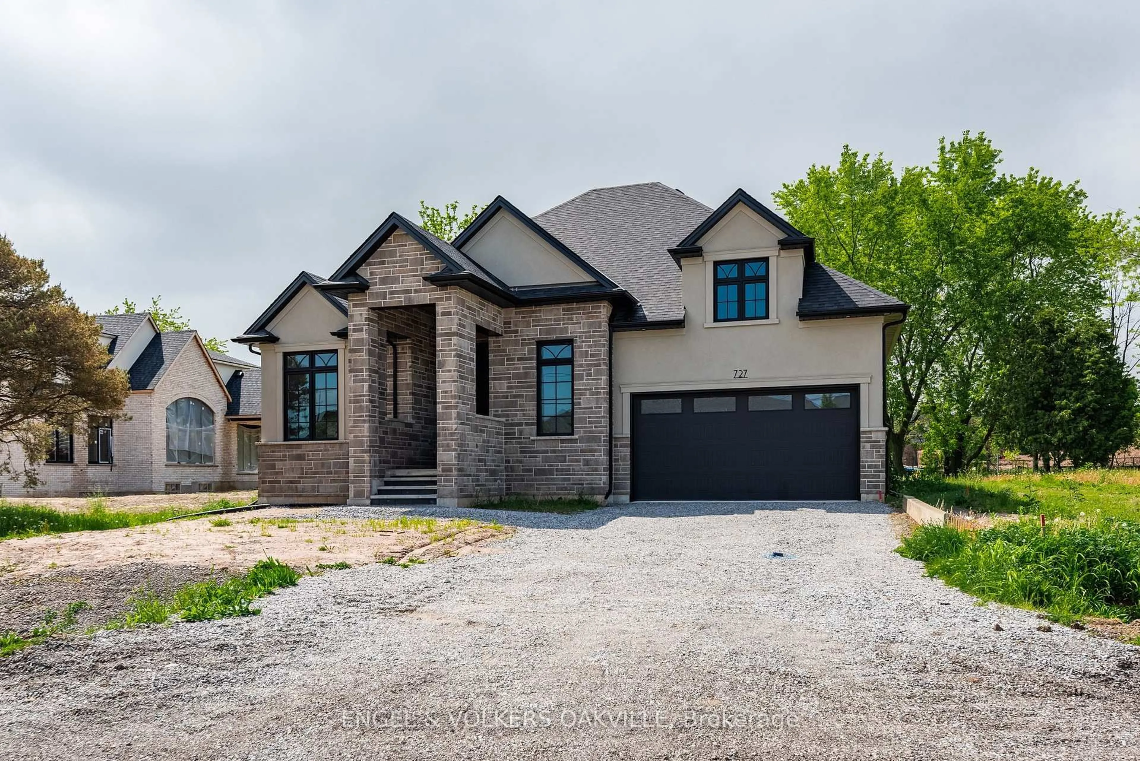 Home with brick exterior material, street for 727 Warner Rd, Niagara-on-the-Lake Ontario L0S 1P0