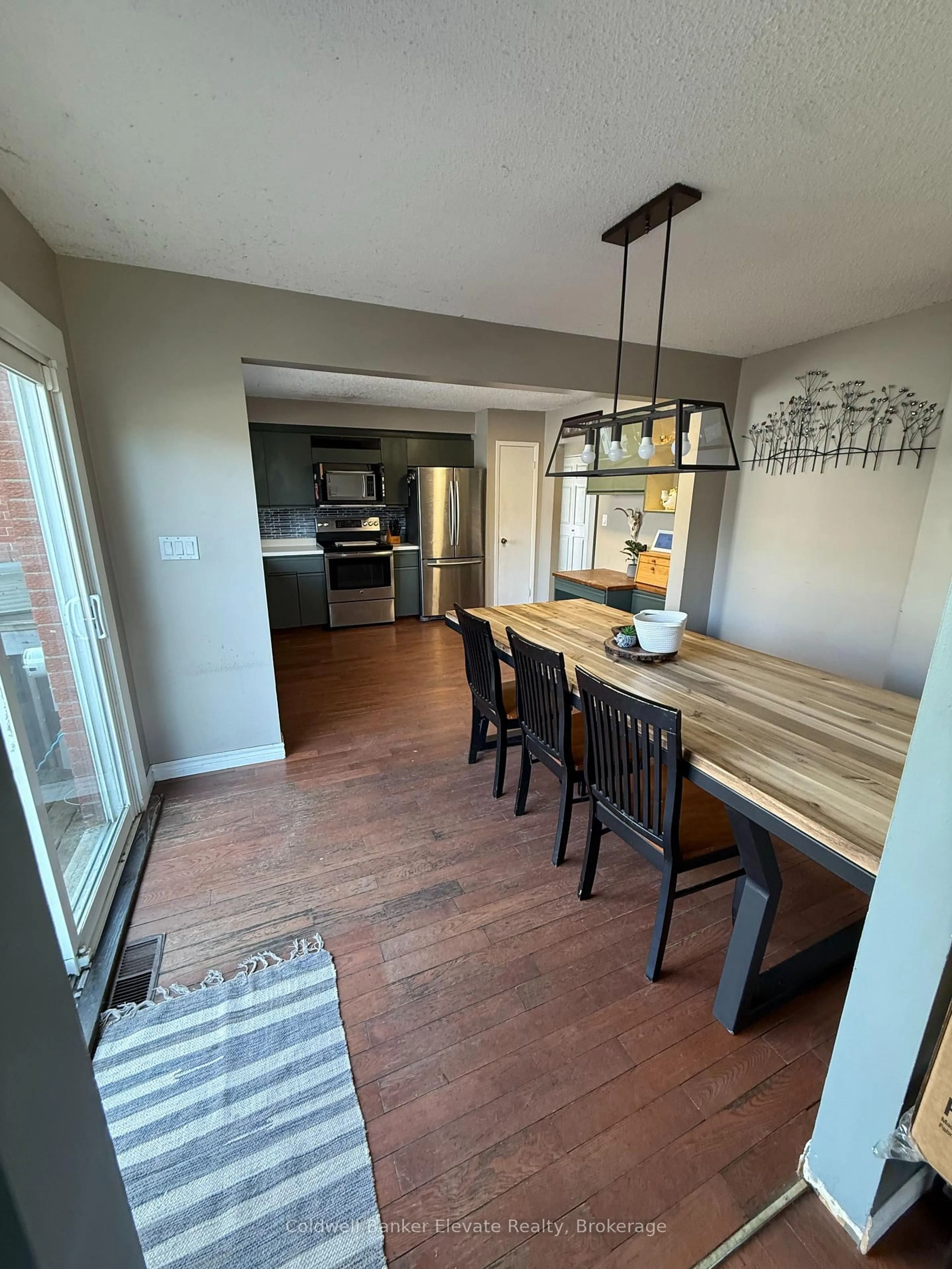 Open concept kitchen, wood/laminate floor for 1860 7TH Ave, Owen Sound Ontario N4K 5W2