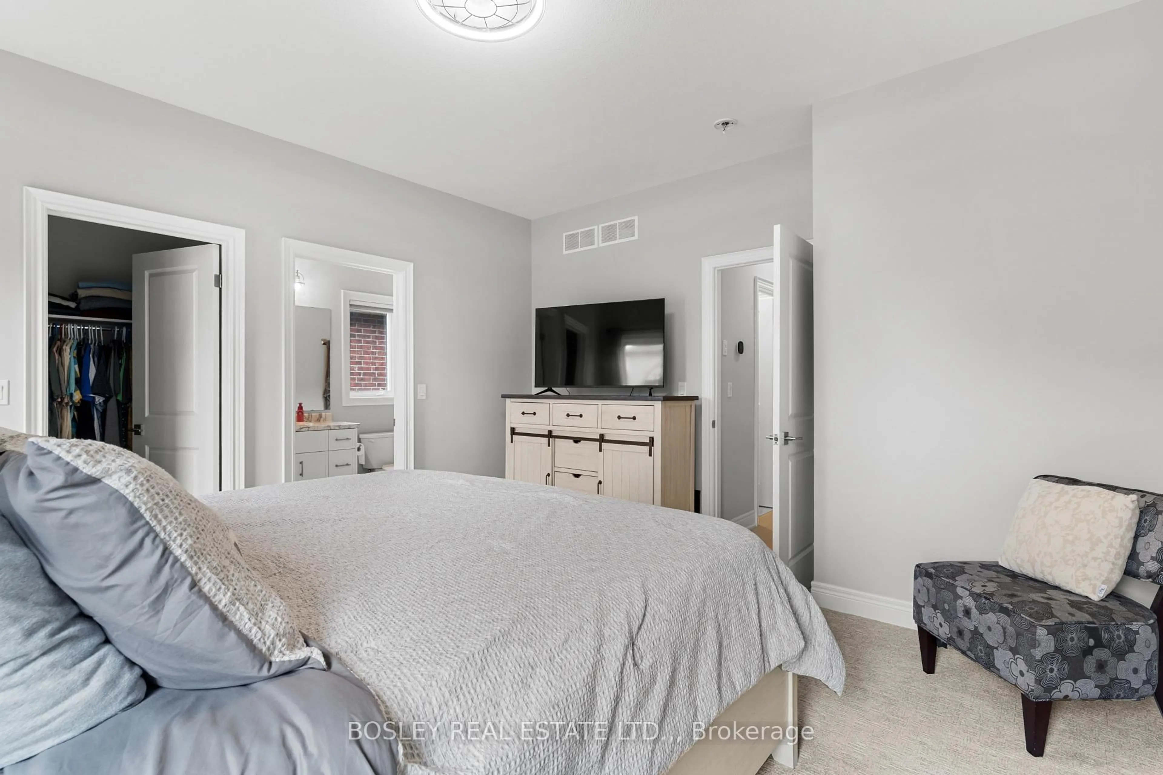Bedroom with bed, unknown for 591 GAISER Rd, Welland Ontario L3B 5N8