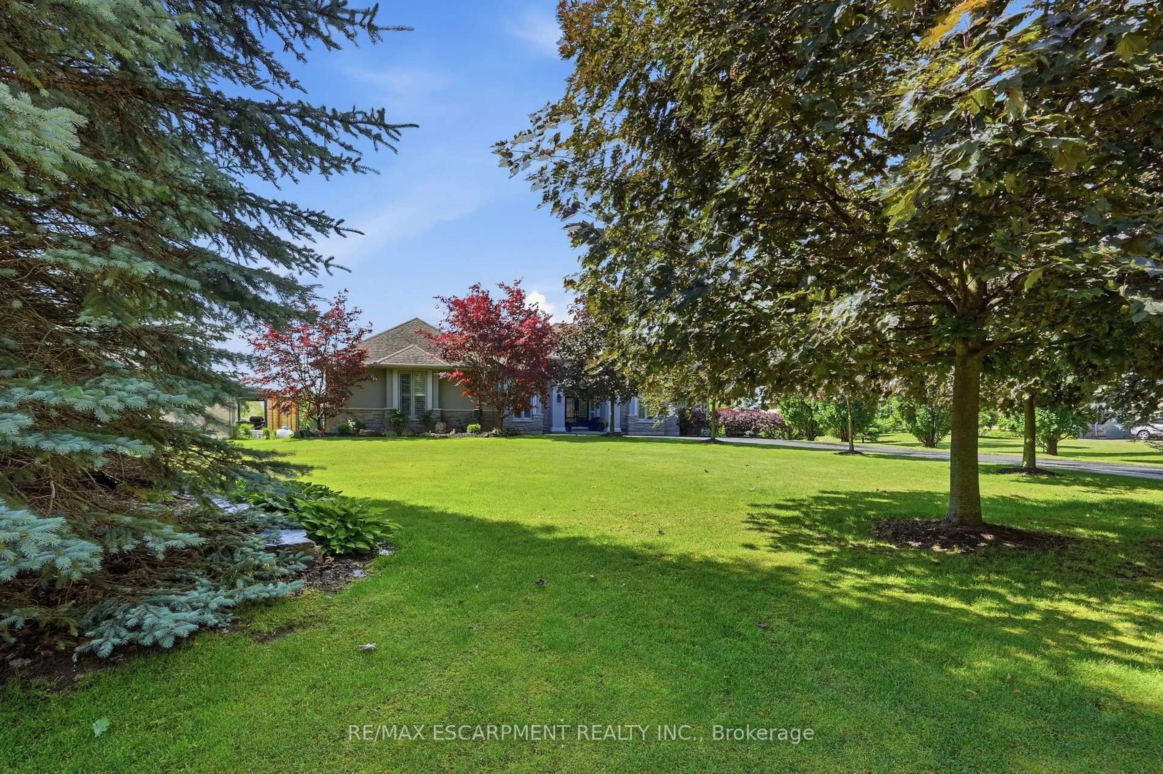 A pic from outside/outdoor area/front of a property/back of a property/a pic from drone, water/lake/river/ocean view for 1318 CONCESSION ROAD 6, Hamilton Ontario L8B 1N1