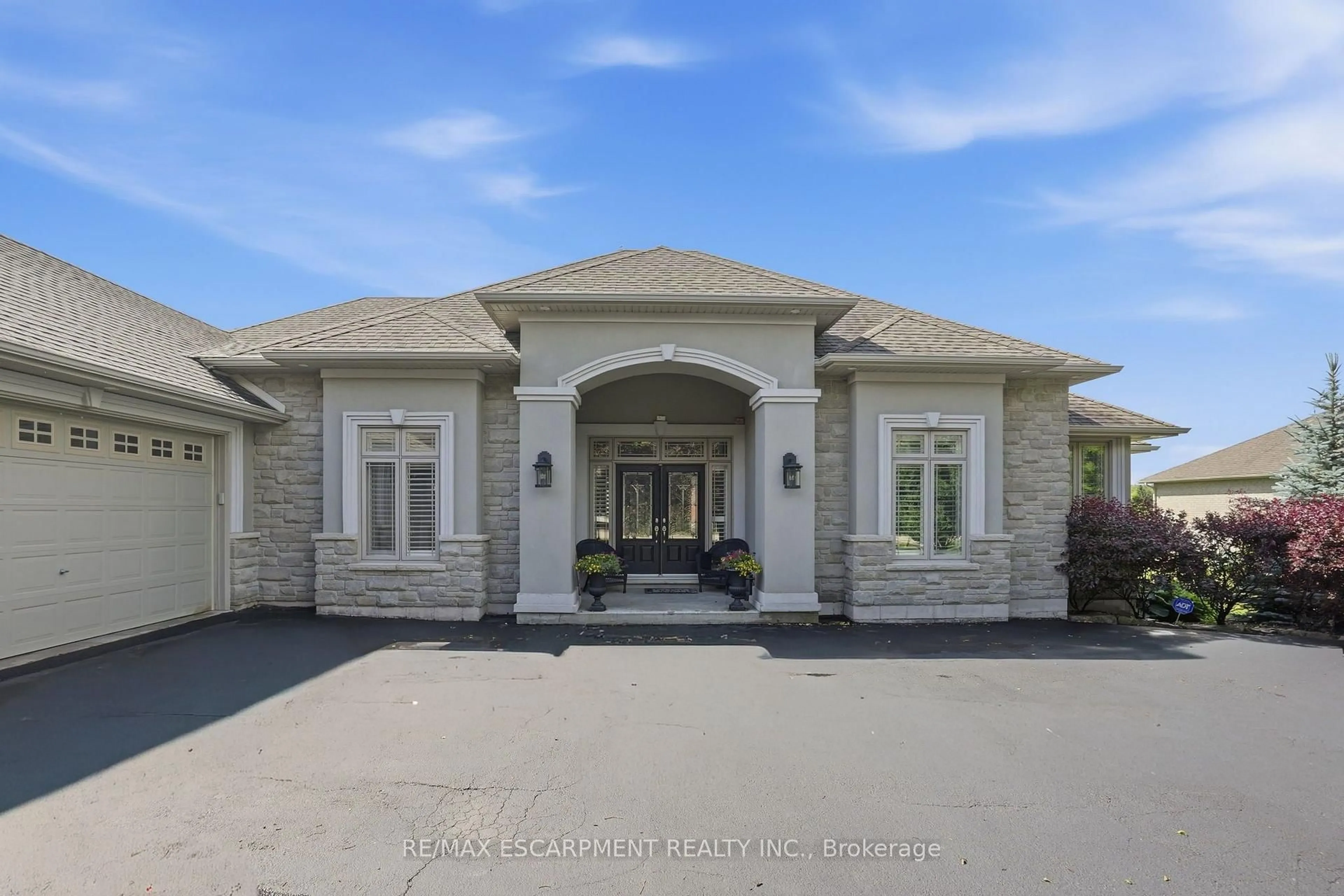 Home with brick exterior material, unknown for 1318 CONCESSION ROAD 6, Hamilton Ontario L8B 1N1