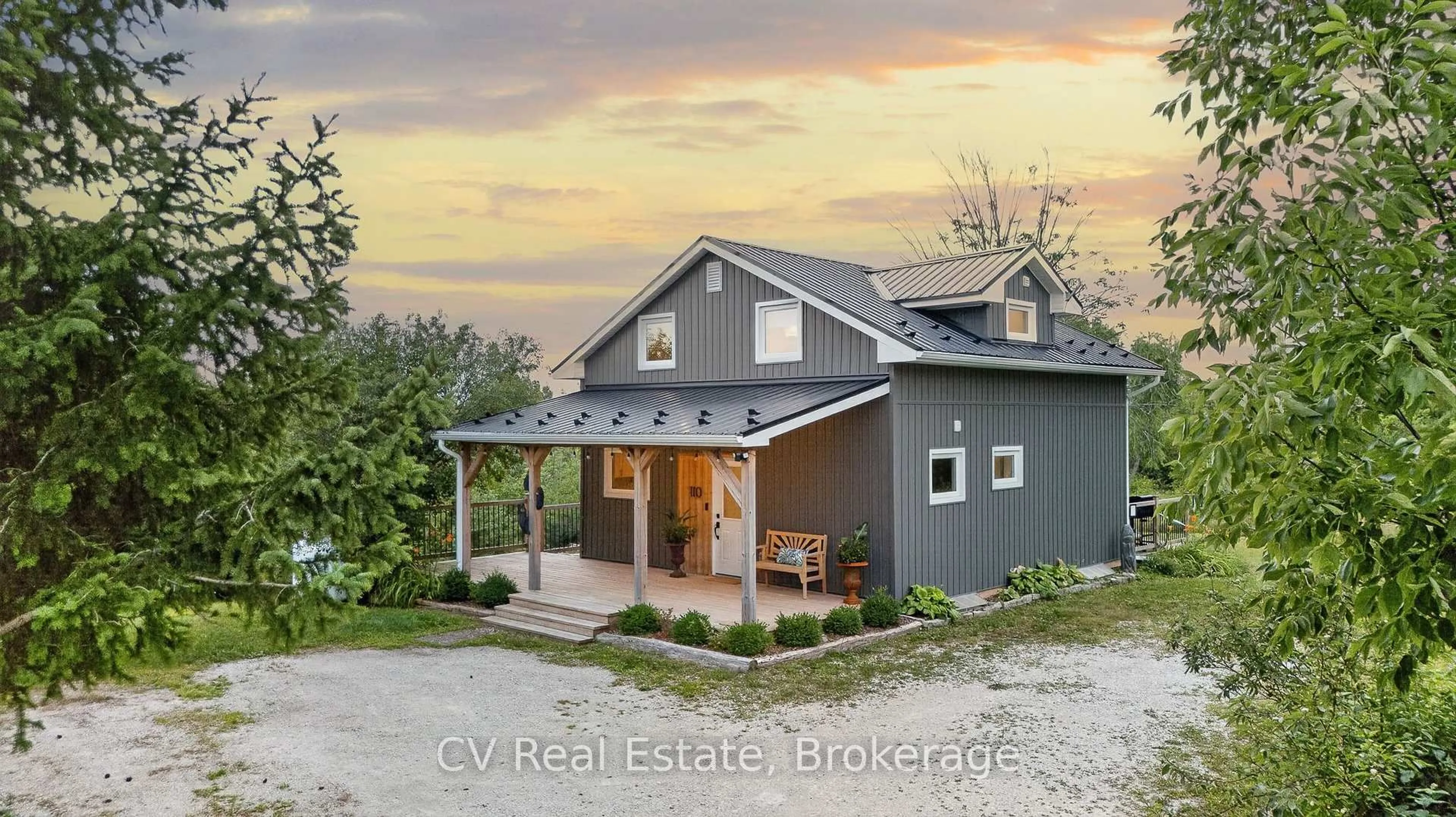 A pic from outside/outdoor area/front of a property/back of a property/a pic from drone, unknown for 110 John St, Meaford Ontario N4L 1W7