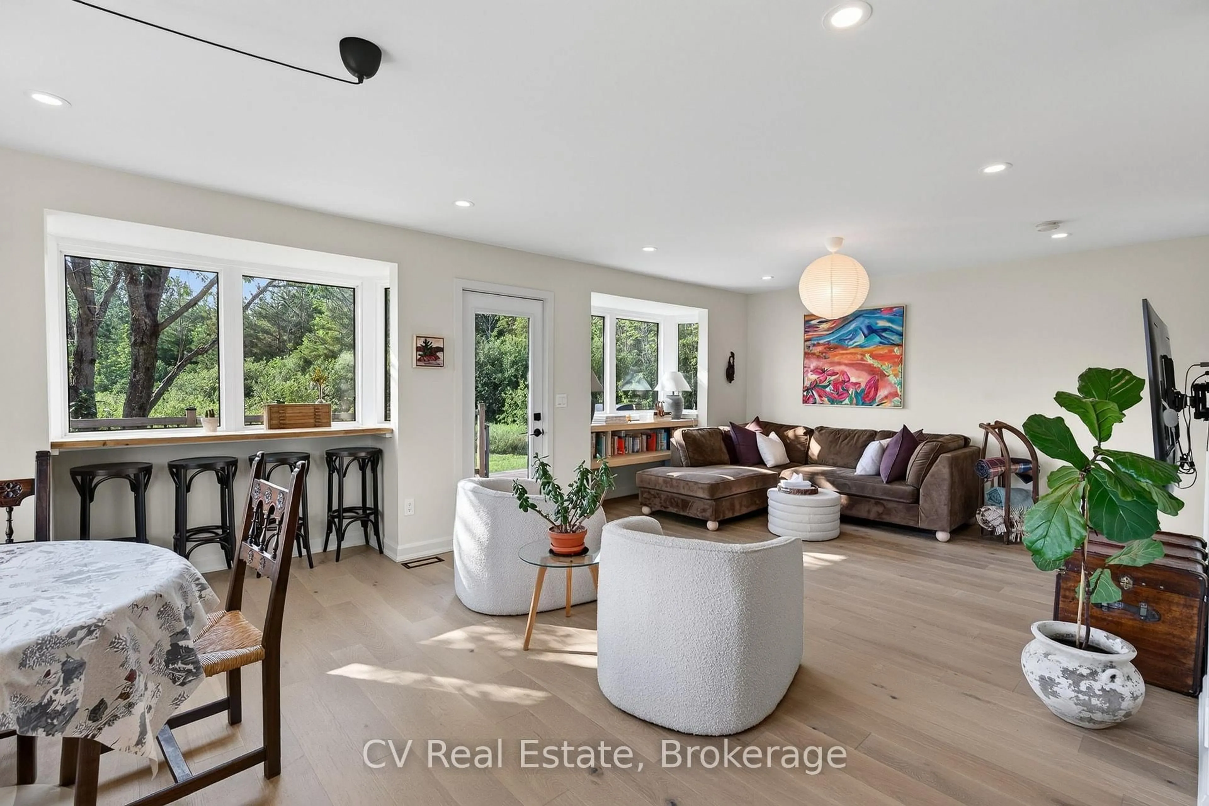 Open concept kitchen, wood/laminate floor for 110 John St, Meaford Ontario N4L 1W7