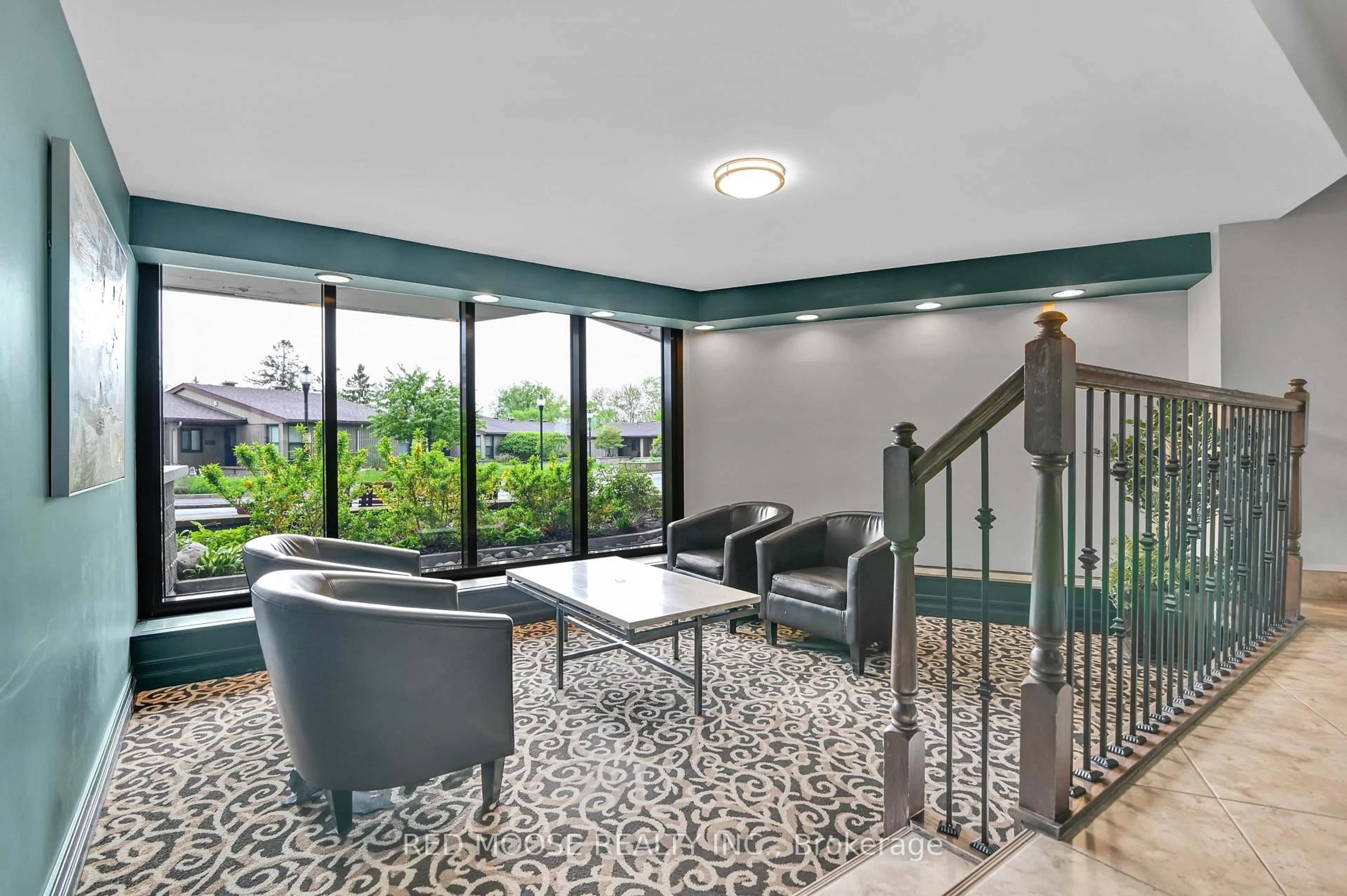 Indoor foyer for 1081 Ambleside Dr #2410, Ottawa Ontario K2B 8C8