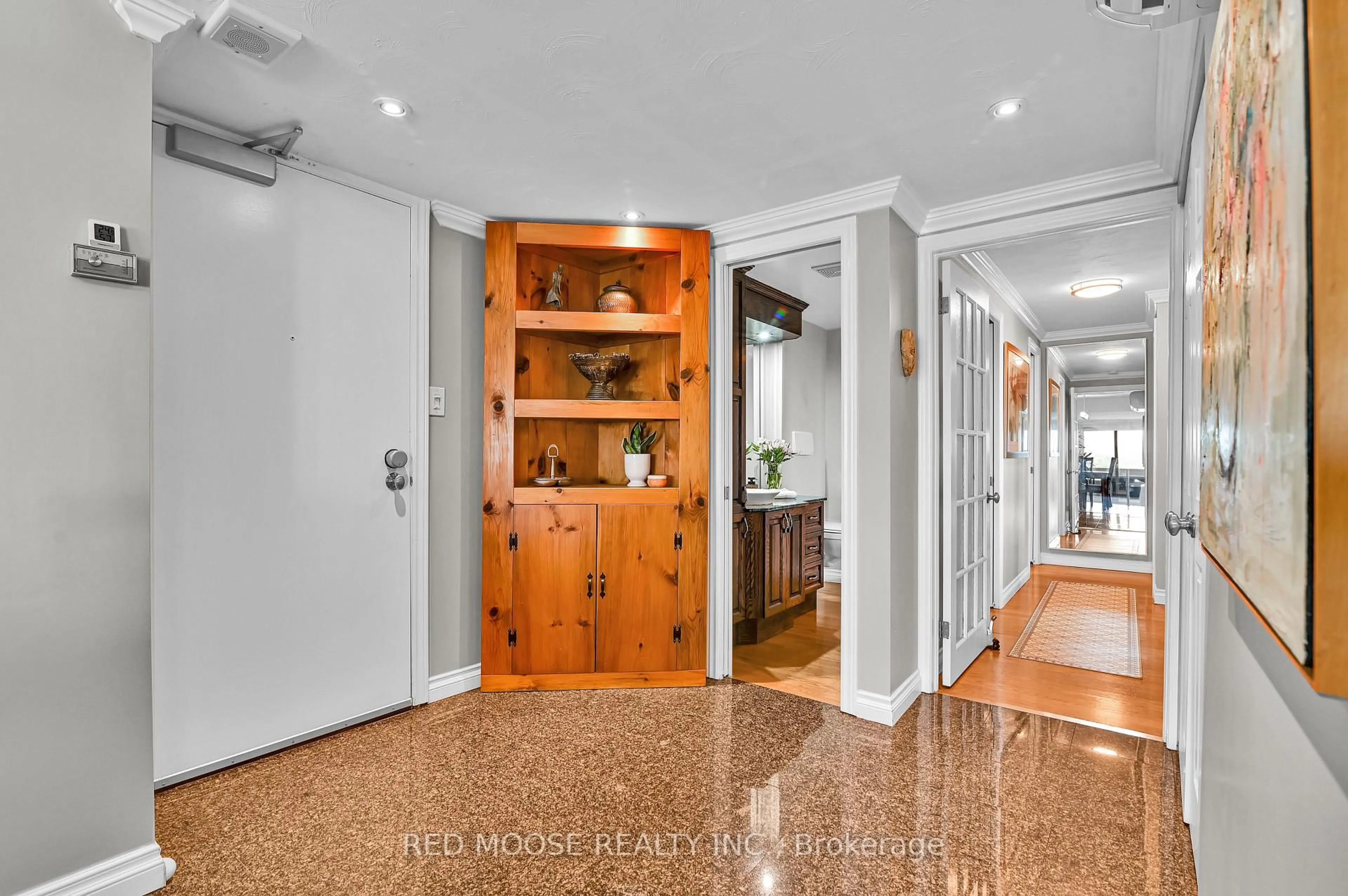 Indoor foyer for 1081 Ambleside Dr #2410, Ottawa Ontario K2B 8C8