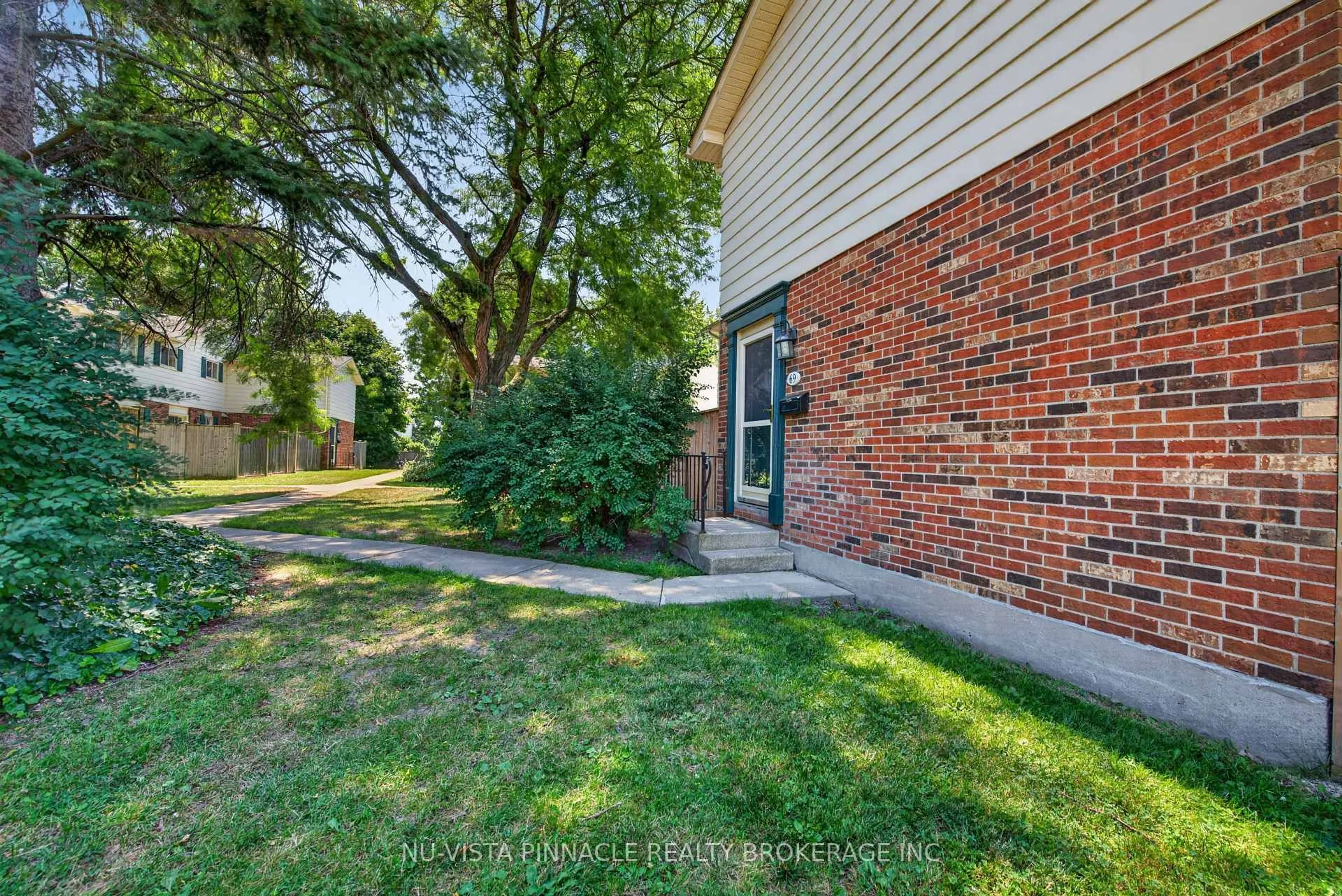 Unknown for 69 Conway Dr #10, London South Ontario N6E 2H4