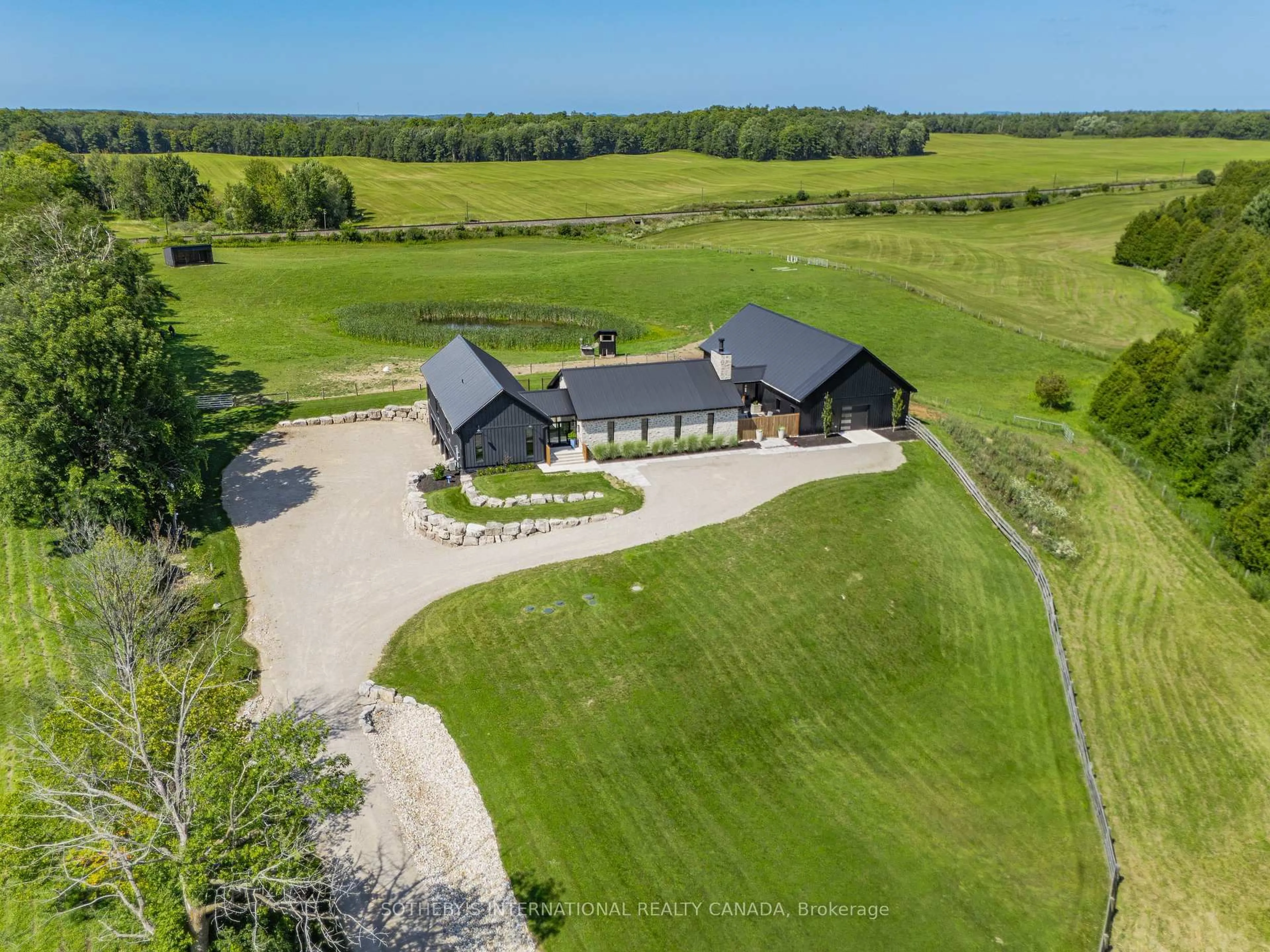A pic from outside/outdoor area/front of a property/back of a property/a pic from drone, unknown for 6808 Gore Rd, Puslinch Ontario N0B 2J0