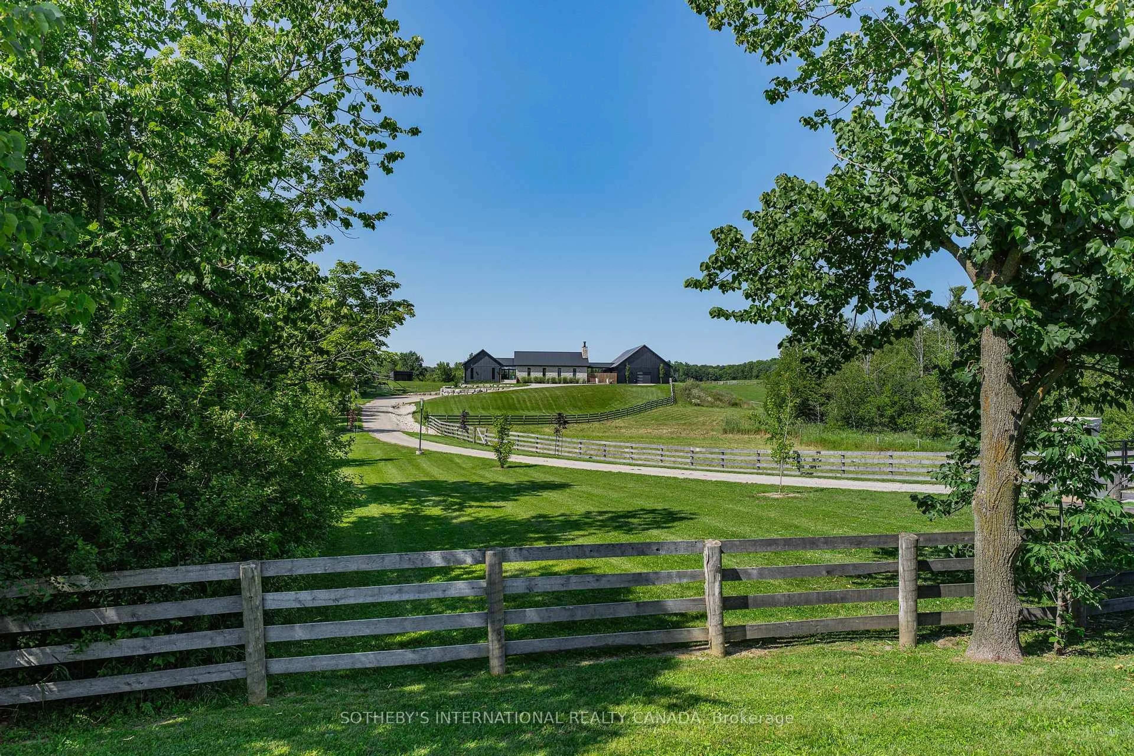 A pic from outside/outdoor area/front of a property/back of a property/a pic from drone, water/lake/river/ocean view for 6808 Gore Rd, Puslinch Ontario N0B 2J0