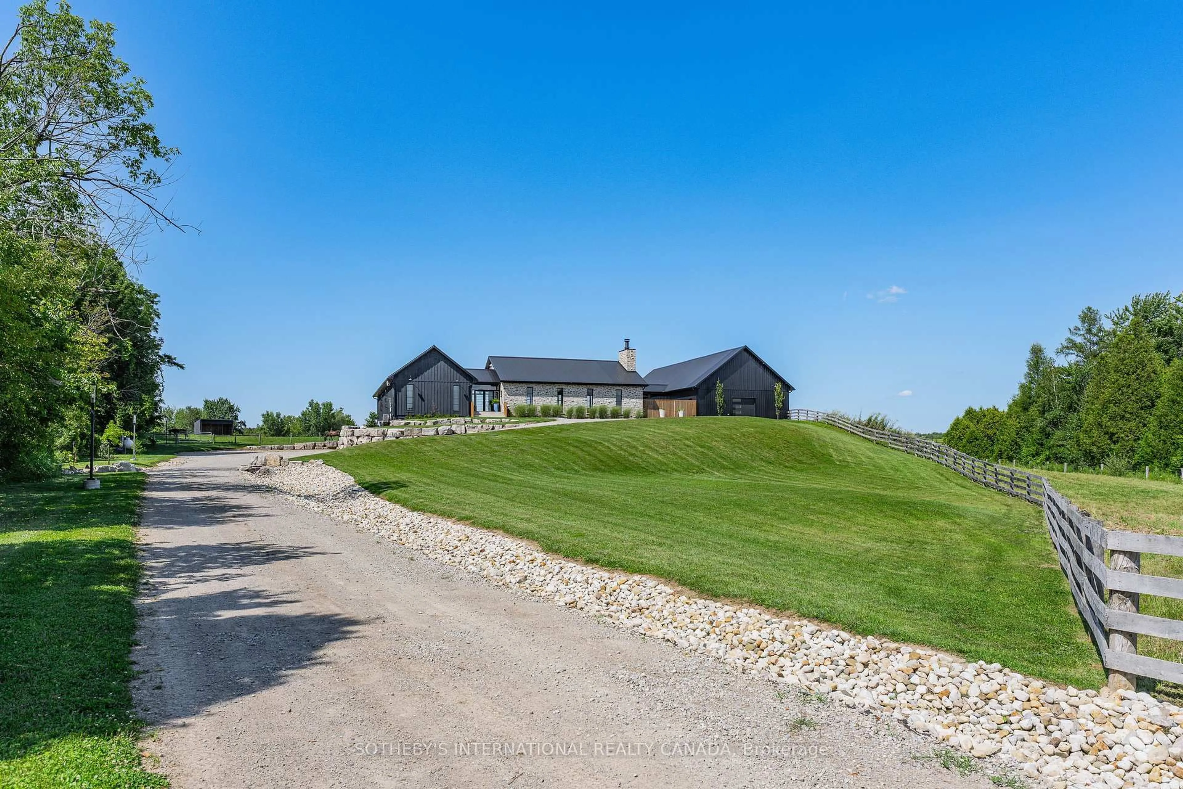 A pic from outside/outdoor area/front of a property/back of a property/a pic from drone, unknown for 6808 Gore Rd, Puslinch Ontario N0B 2J0