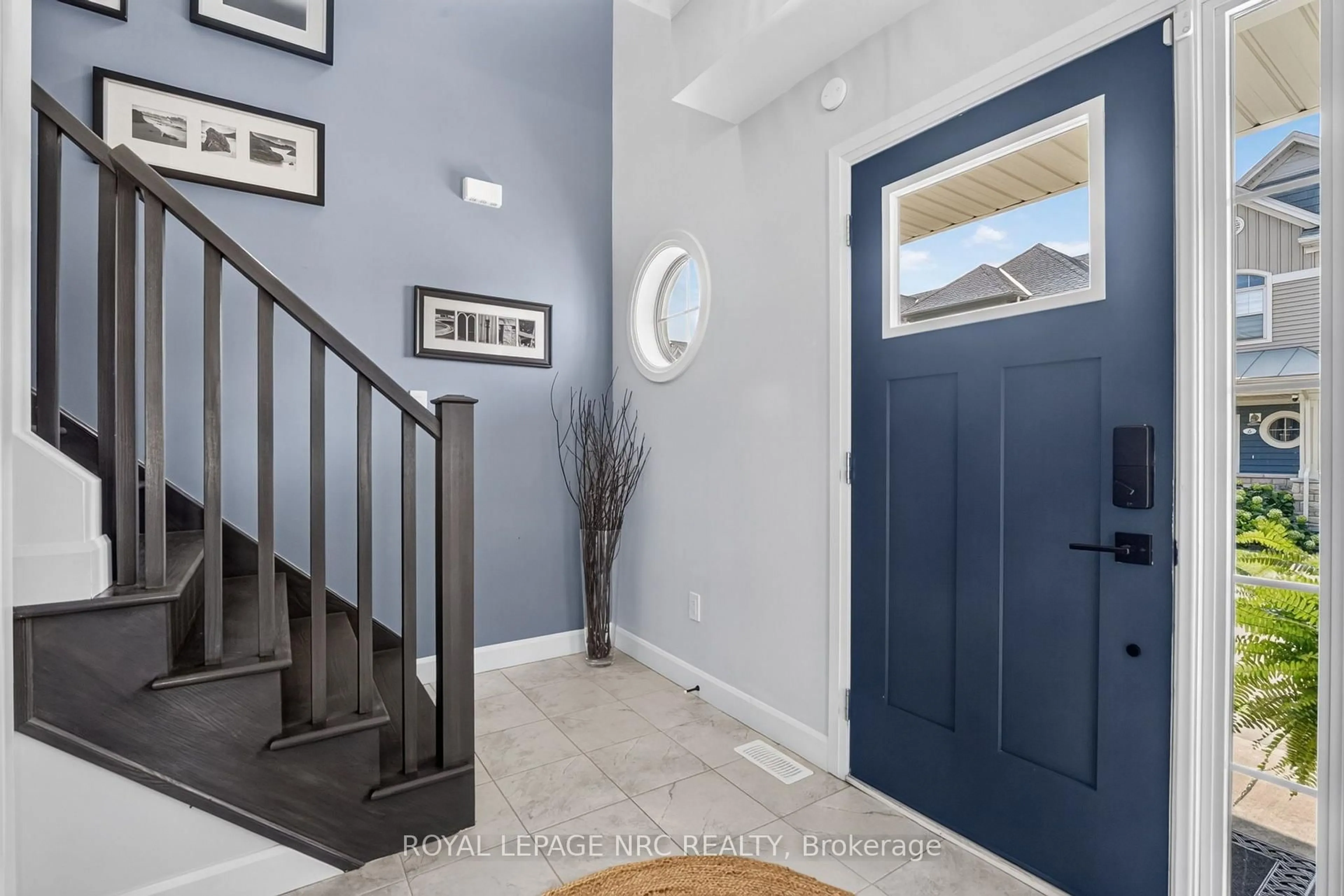 Indoor entryway for 3 Cyclone Lane, Fort Erie Ontario L0S 1B0