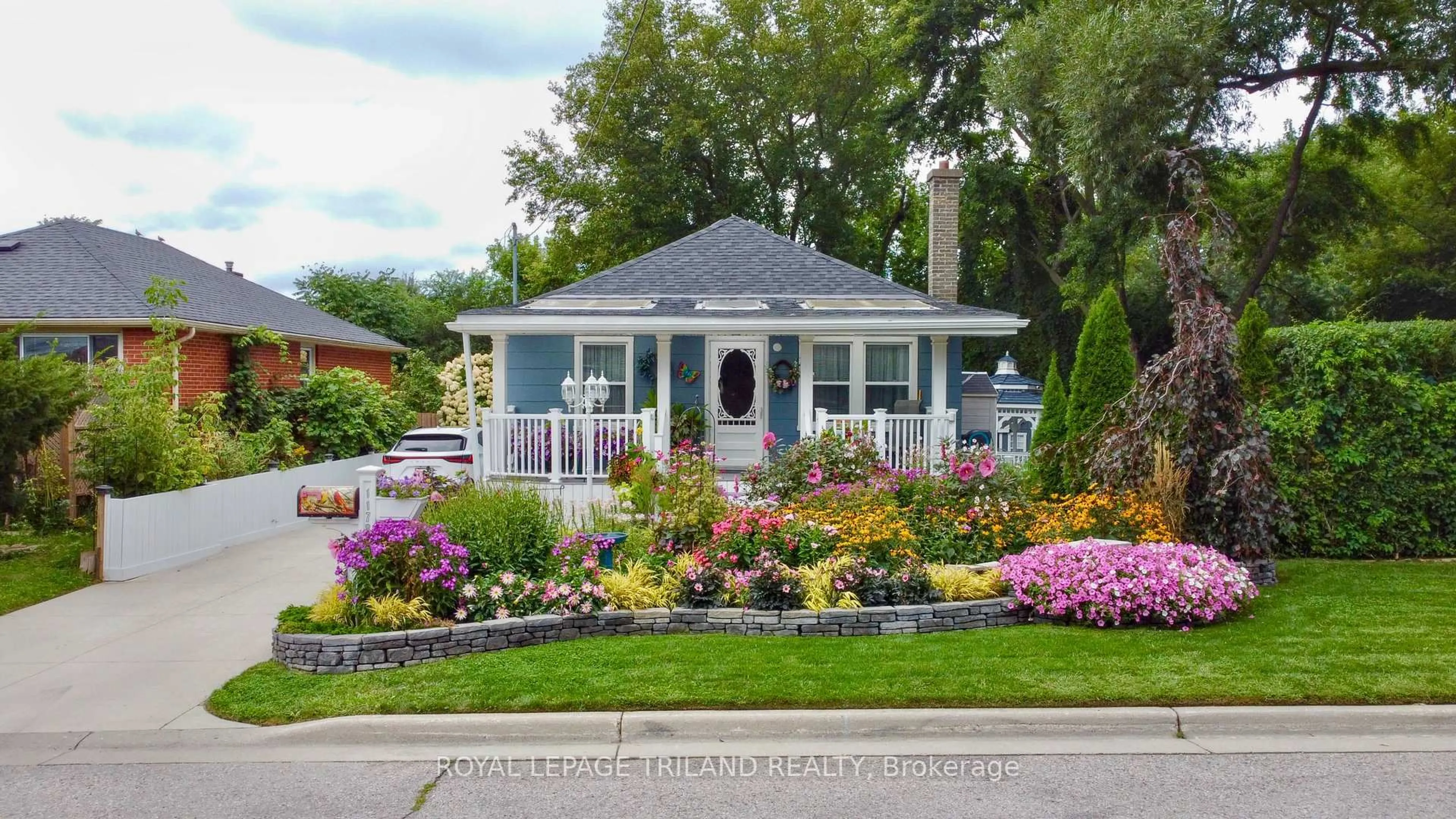 Home with vinyl exterior material, street for 1178 Princess Ave, London East Ontario N5W 3N3